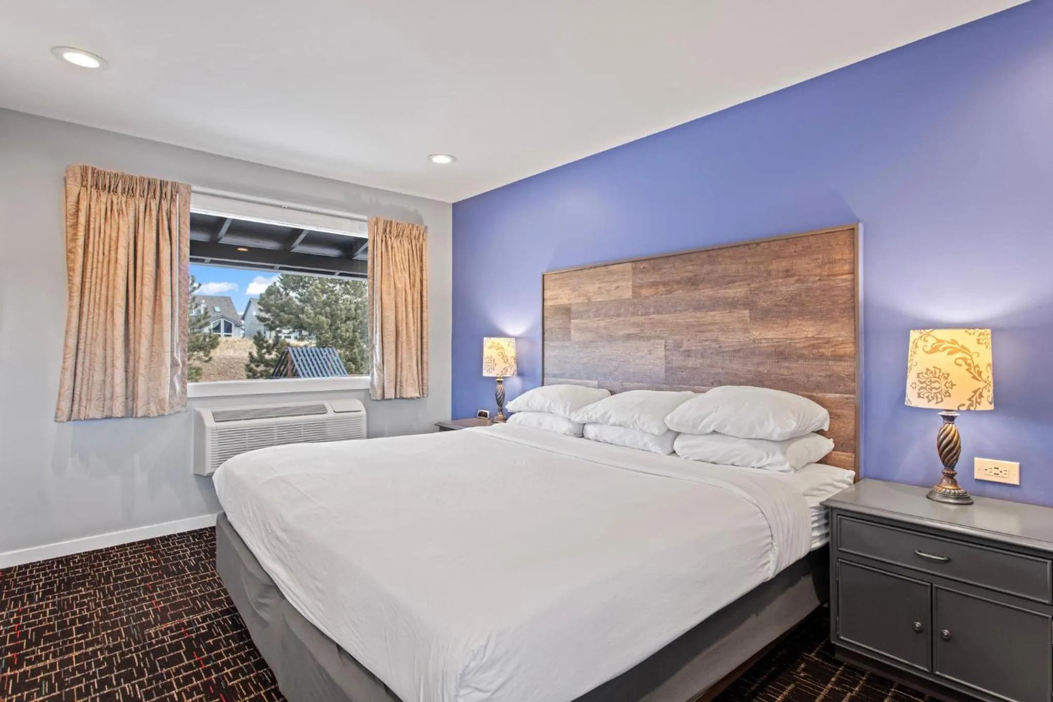 Bed in Coyote Mountain Lodge