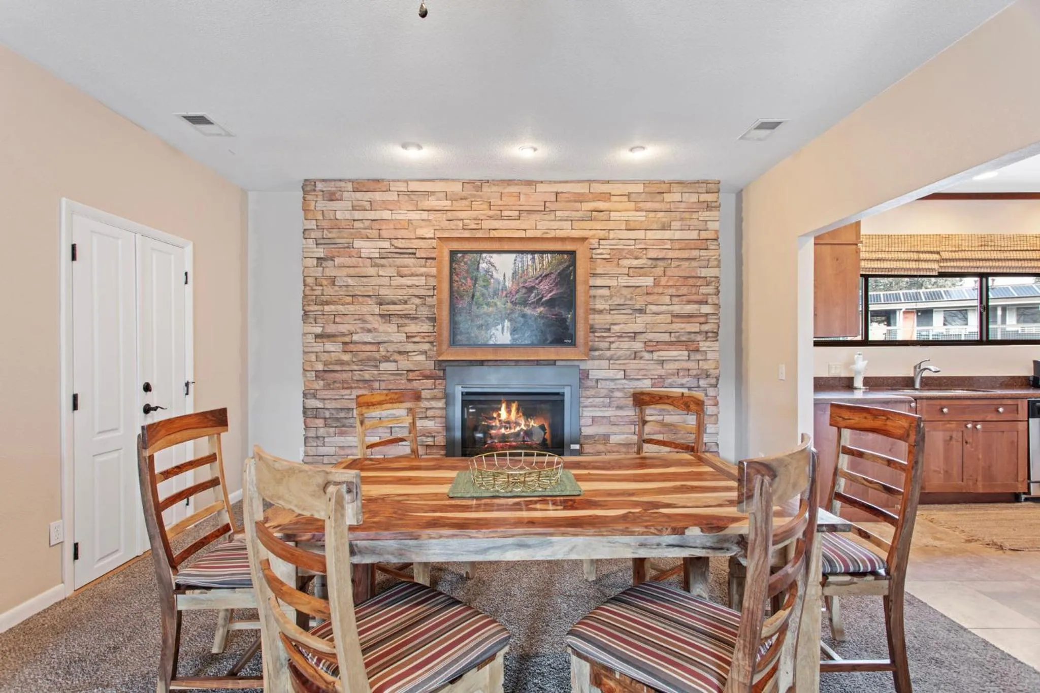 Coyote Mountain Lodge