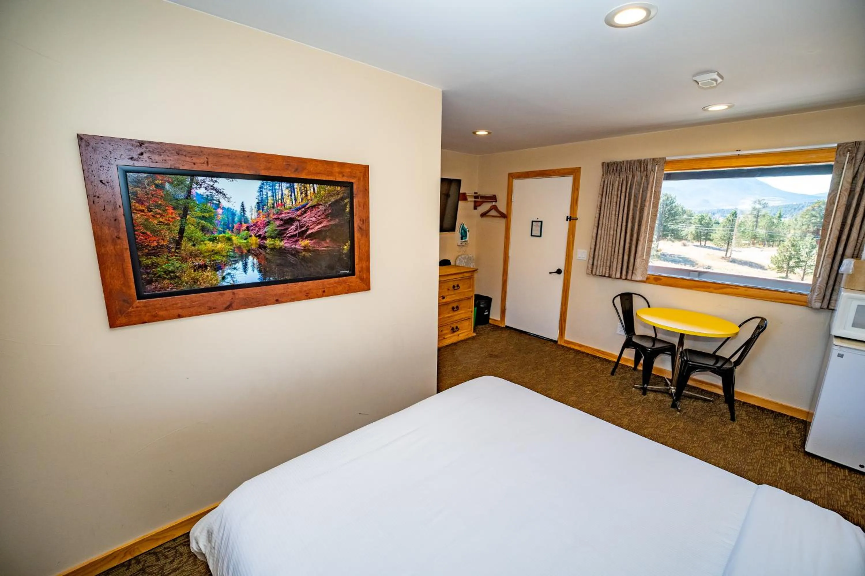 Bed in Coyote Mountain Lodge