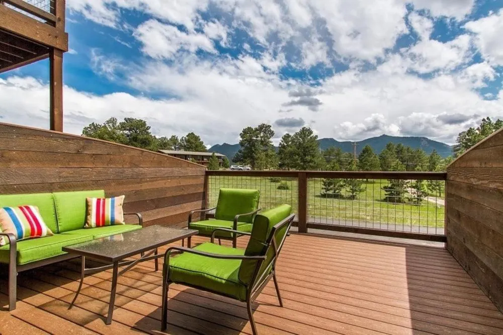 Patio in Coyote Mountain Lodge