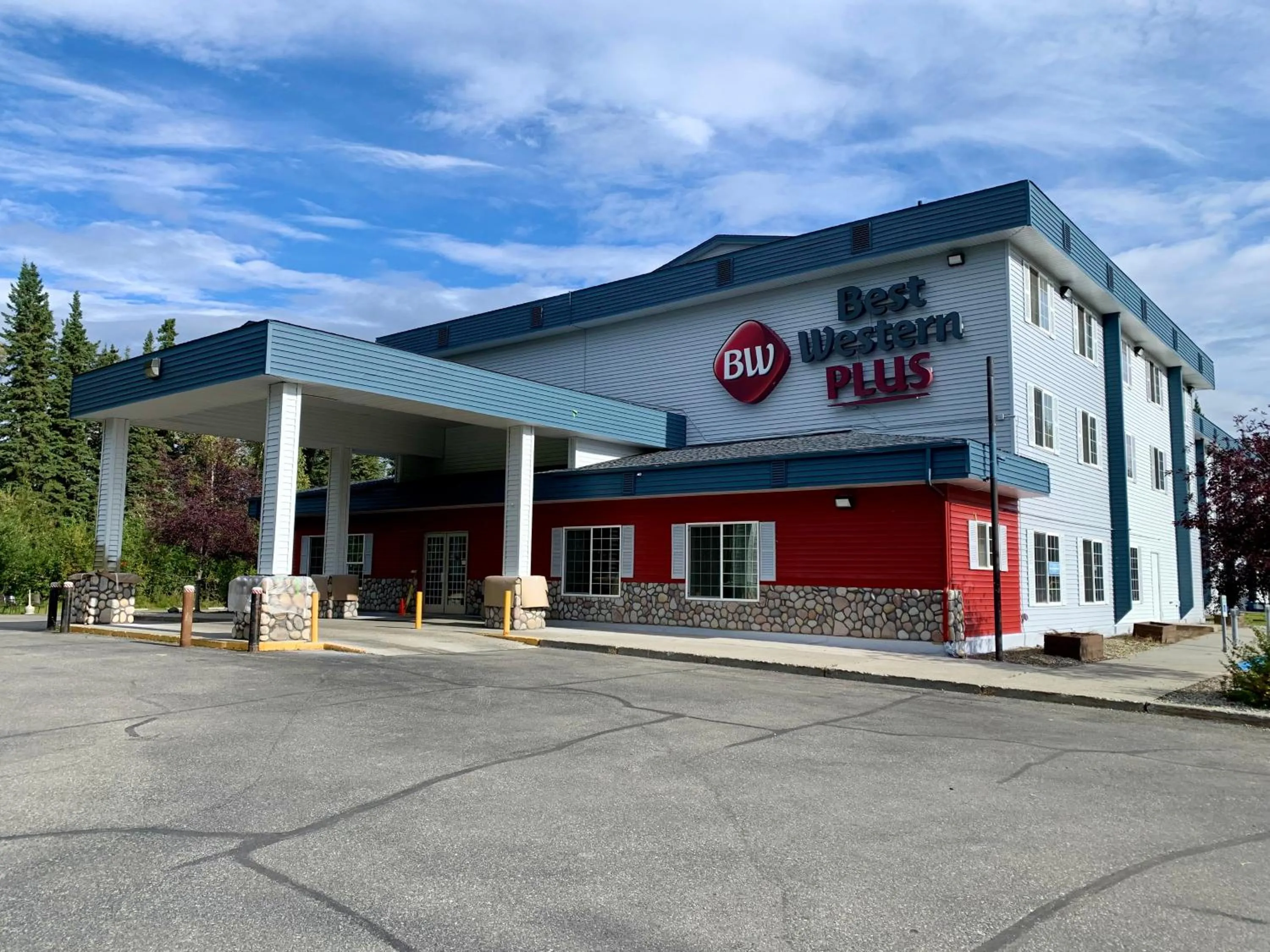 Property building in Best Western Plus Pioneer Park Inn