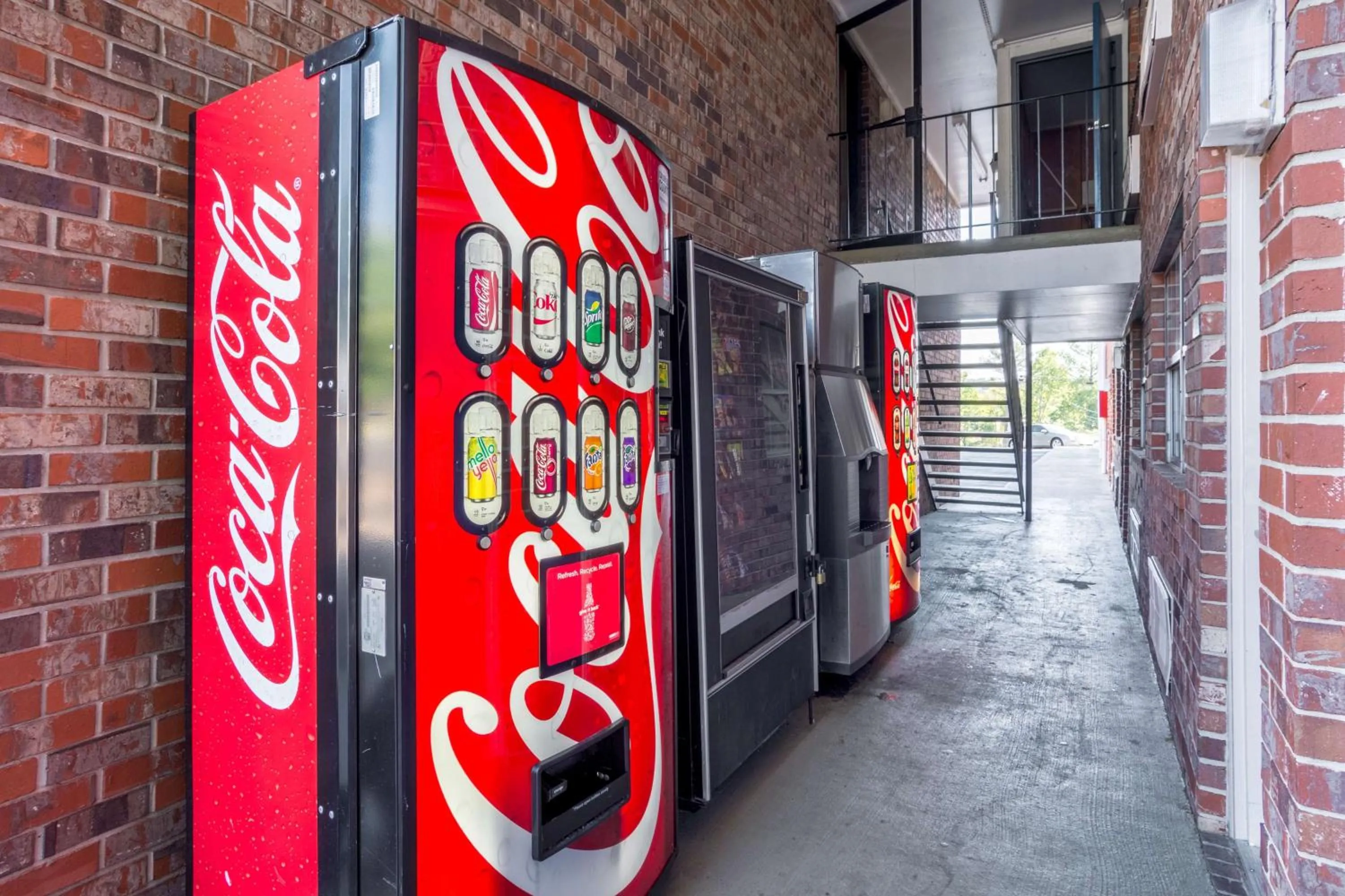 On site in Motel 6-East Ridge, TN