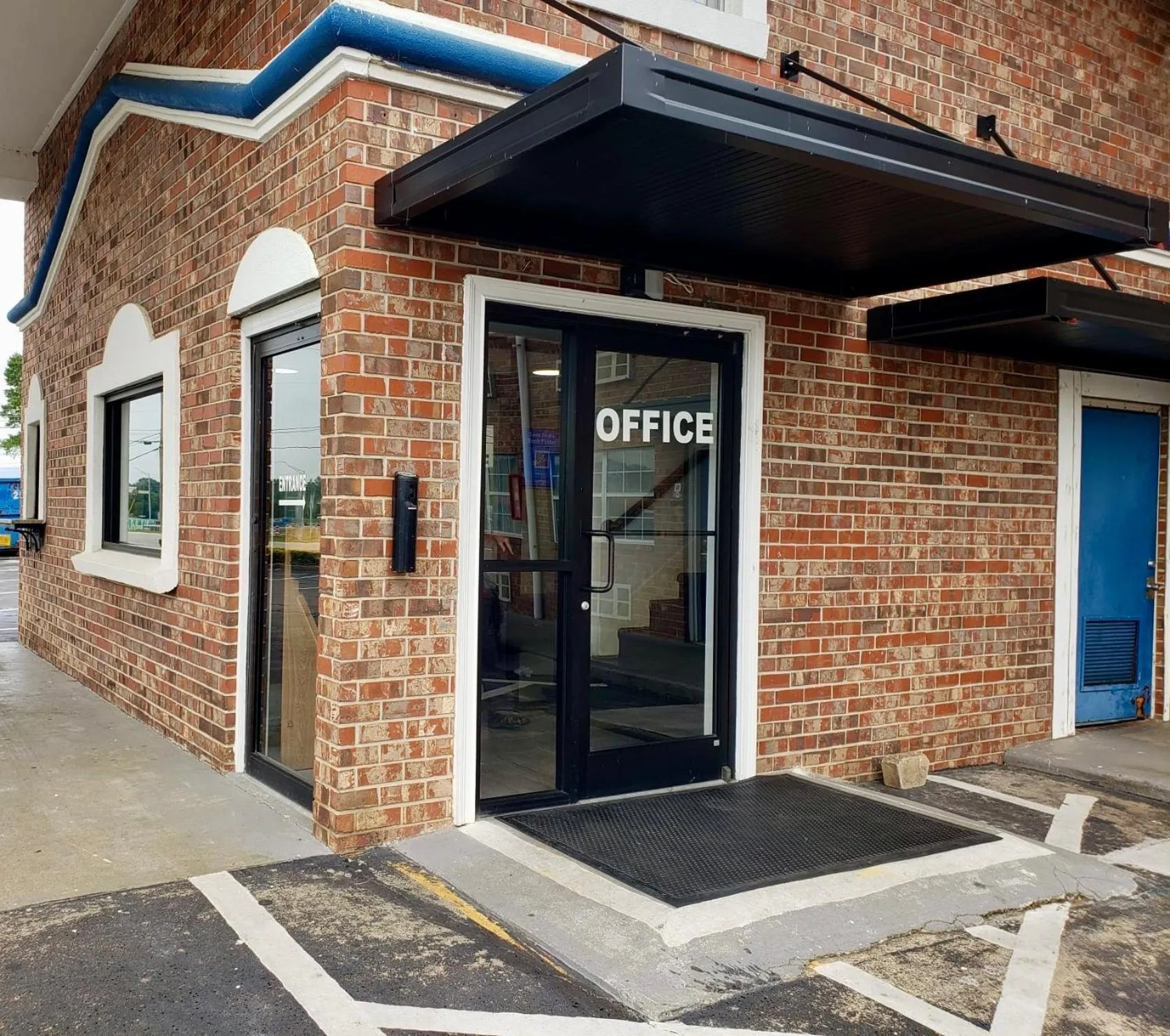 Property building in Motel 6-East Ridge, TN