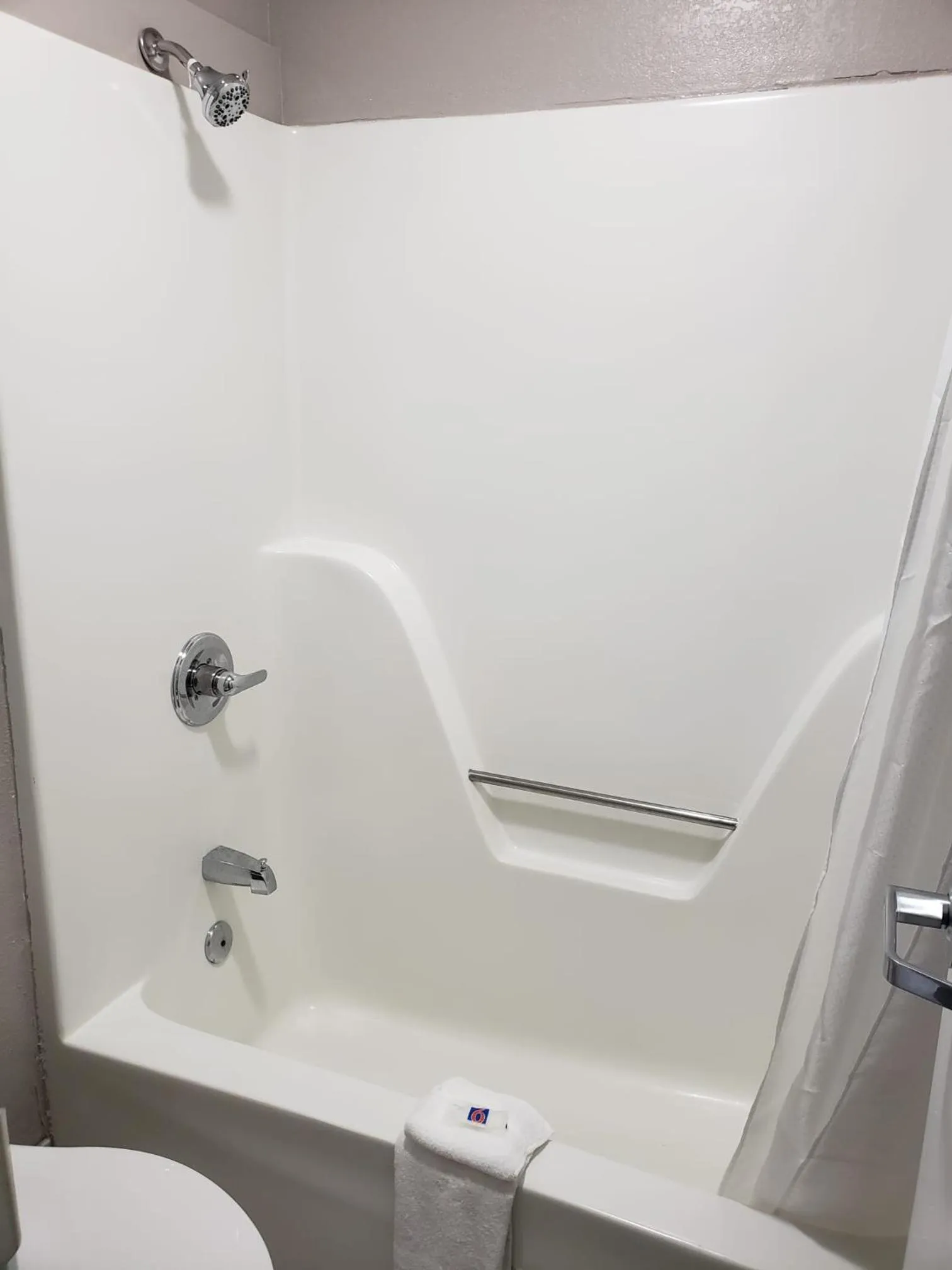 Bathroom in Motel 6-East Ridge, TN