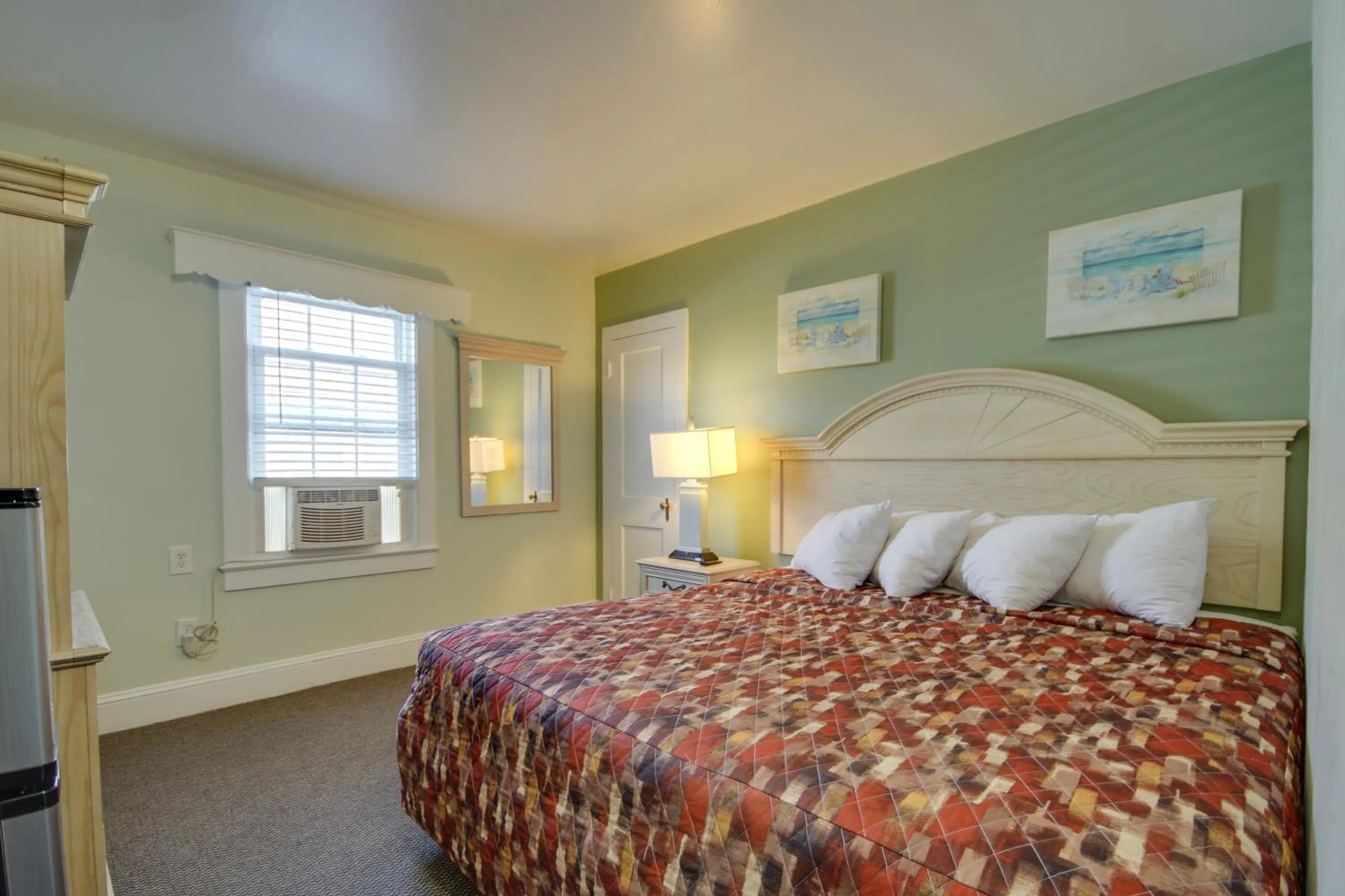 Bedroom, Bed in Ocean Lodge Hotel South