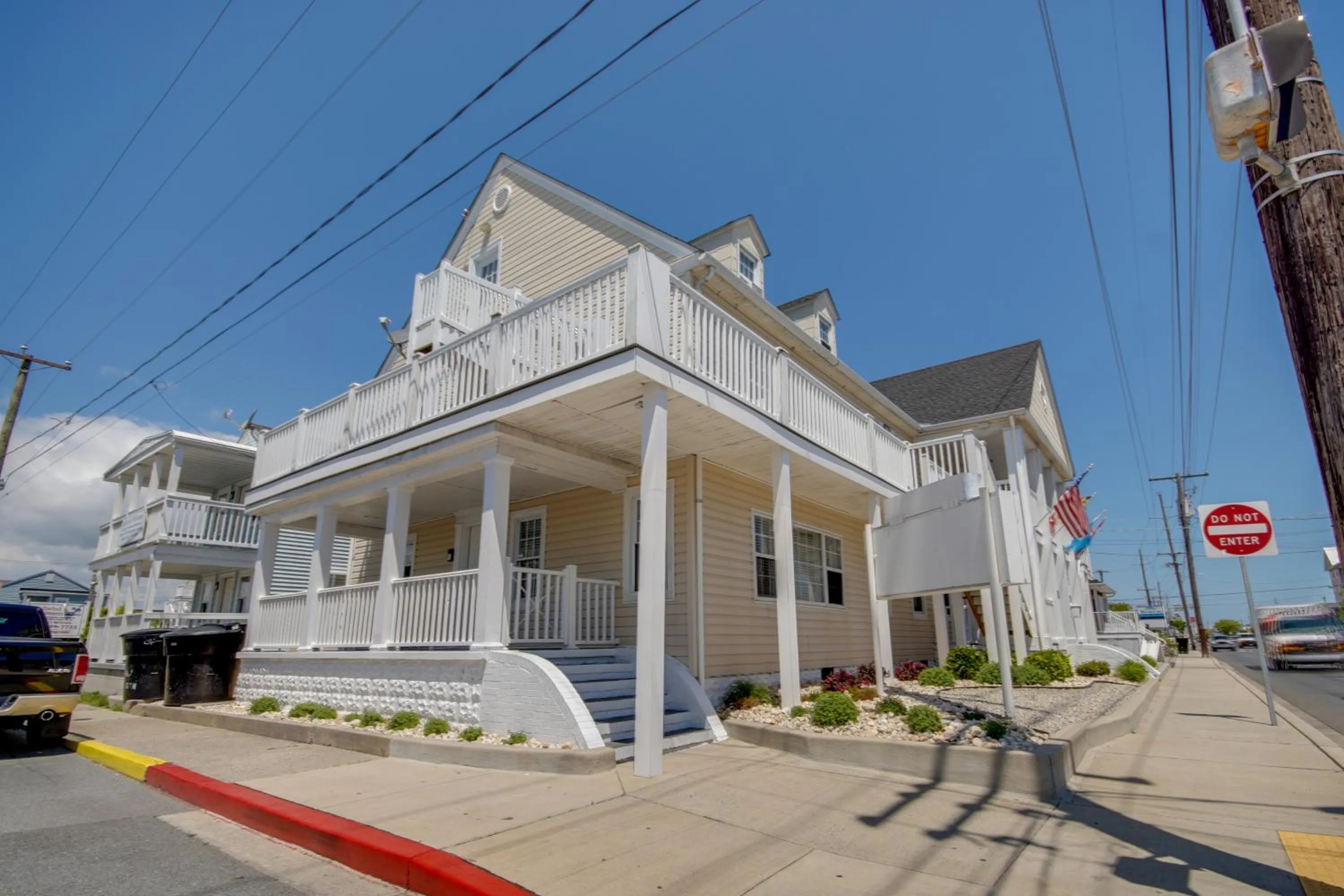 Property building in Ocean Lodge Hotel South