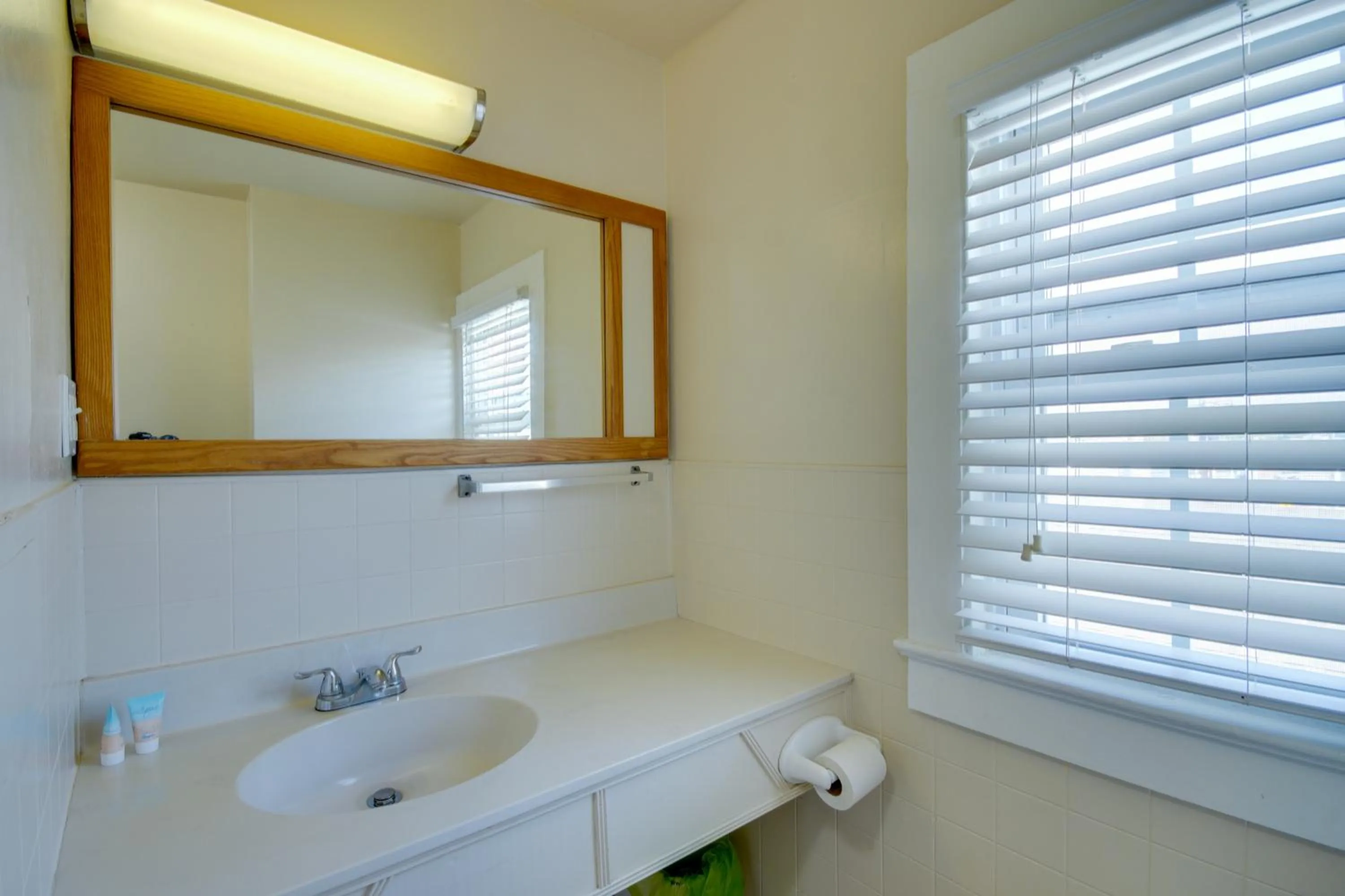 Bathroom in Ocean Lodge Hotel South