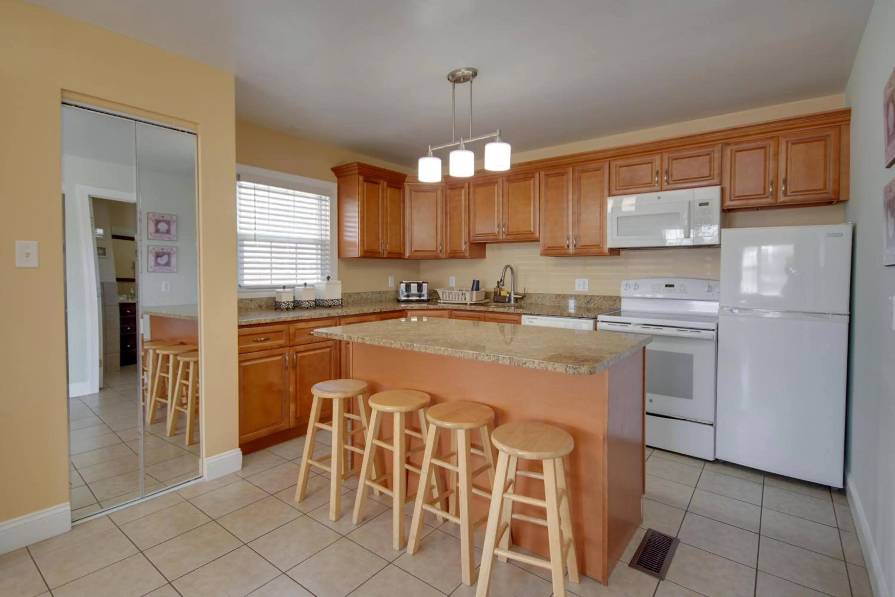 Kitchen or kitchenette in Ocean Lodge Hotel South