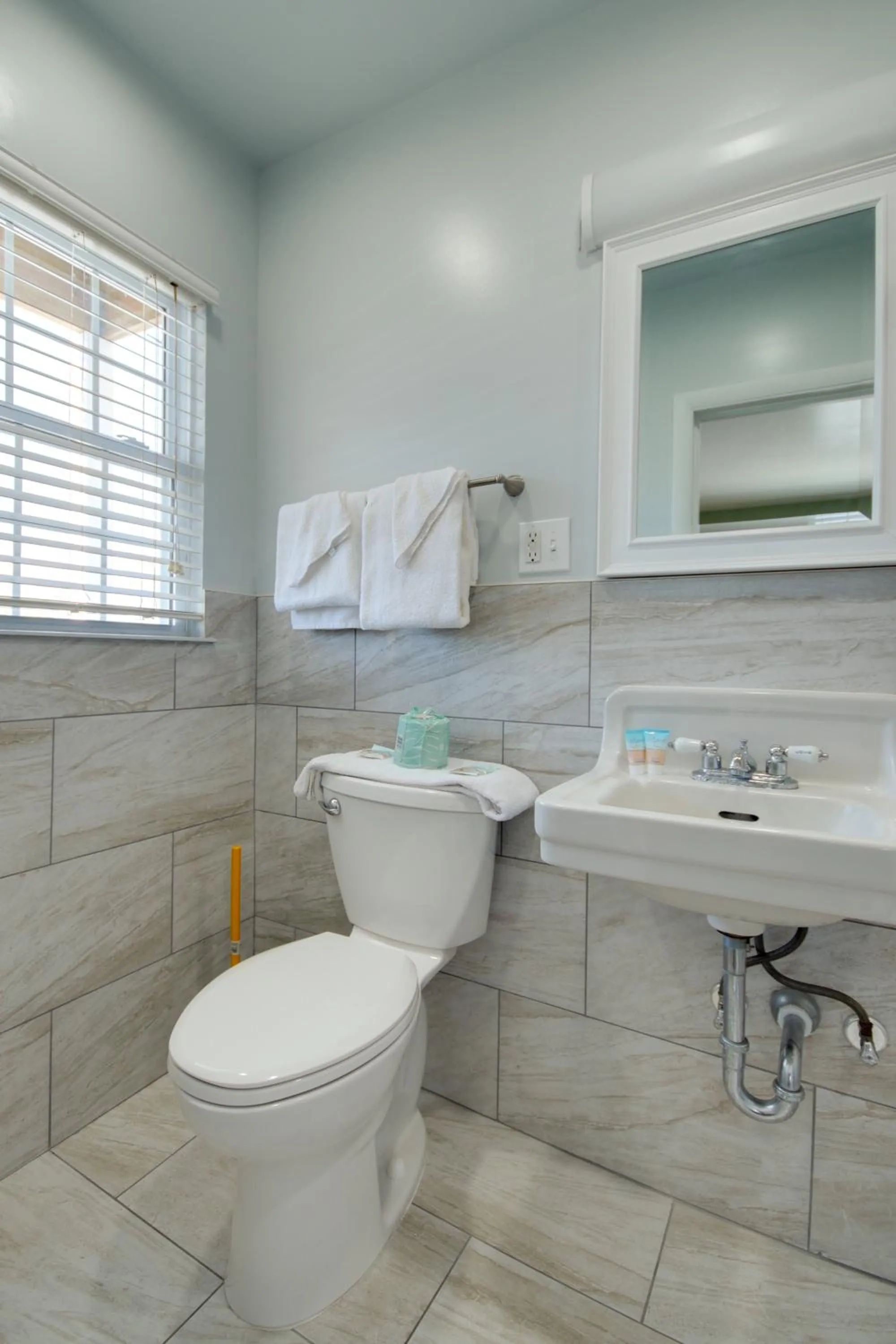 Toilet in Ocean Lodge Hotel South