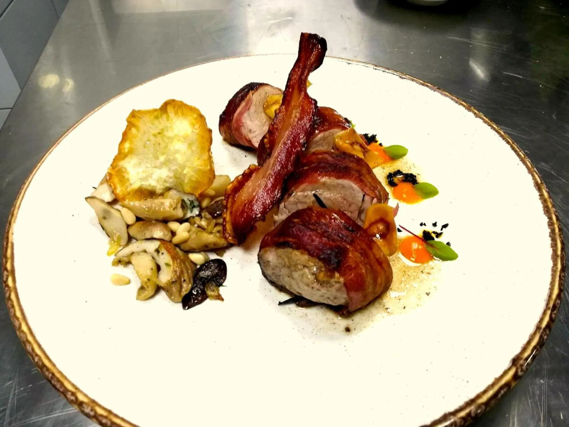 Food and drinks in KABAN BOUTIQUE HOTEL - 5Star Central Villa in Vatra Dornei