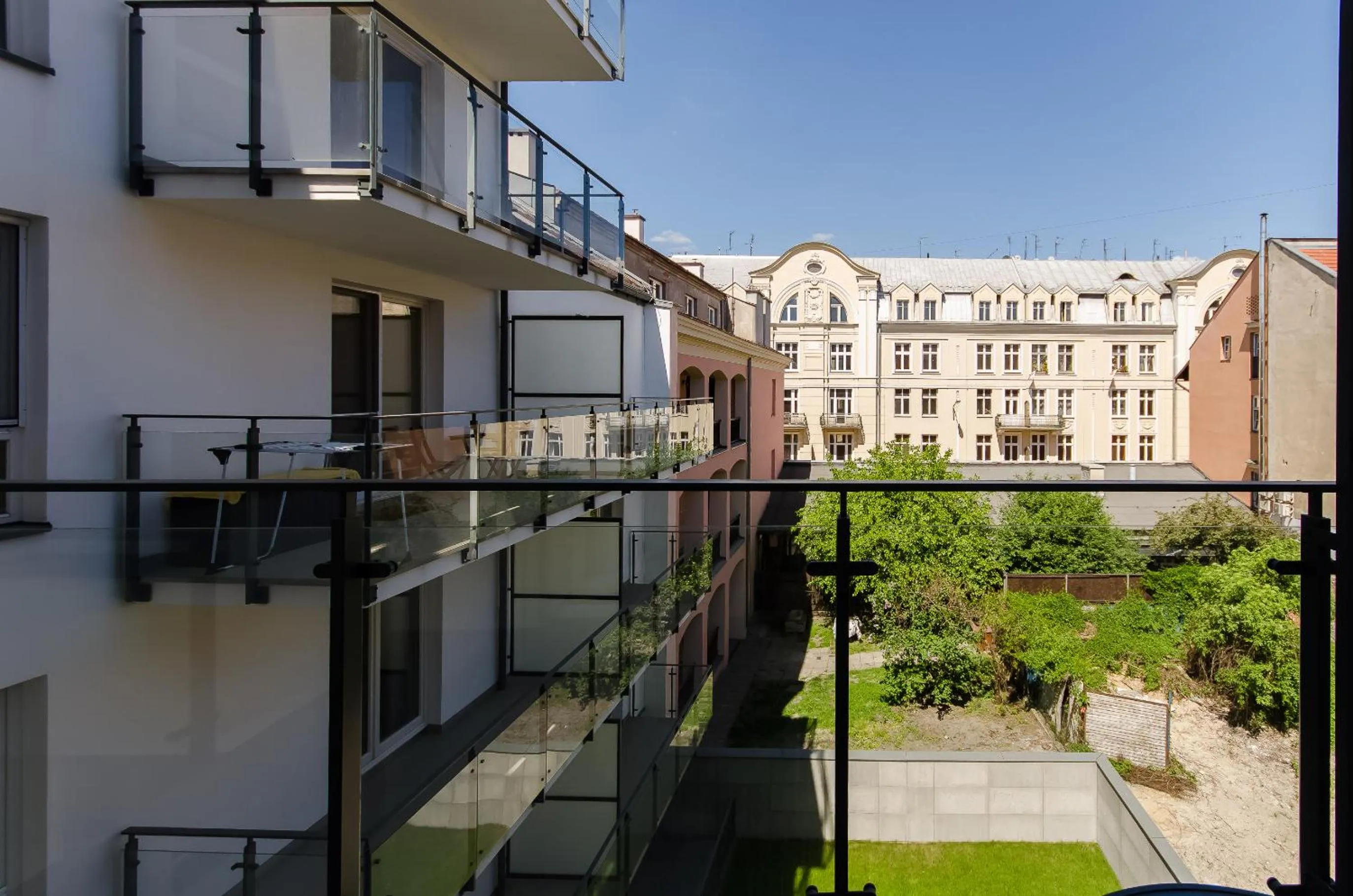 Day in Old Town Premium Queen`s Apartments