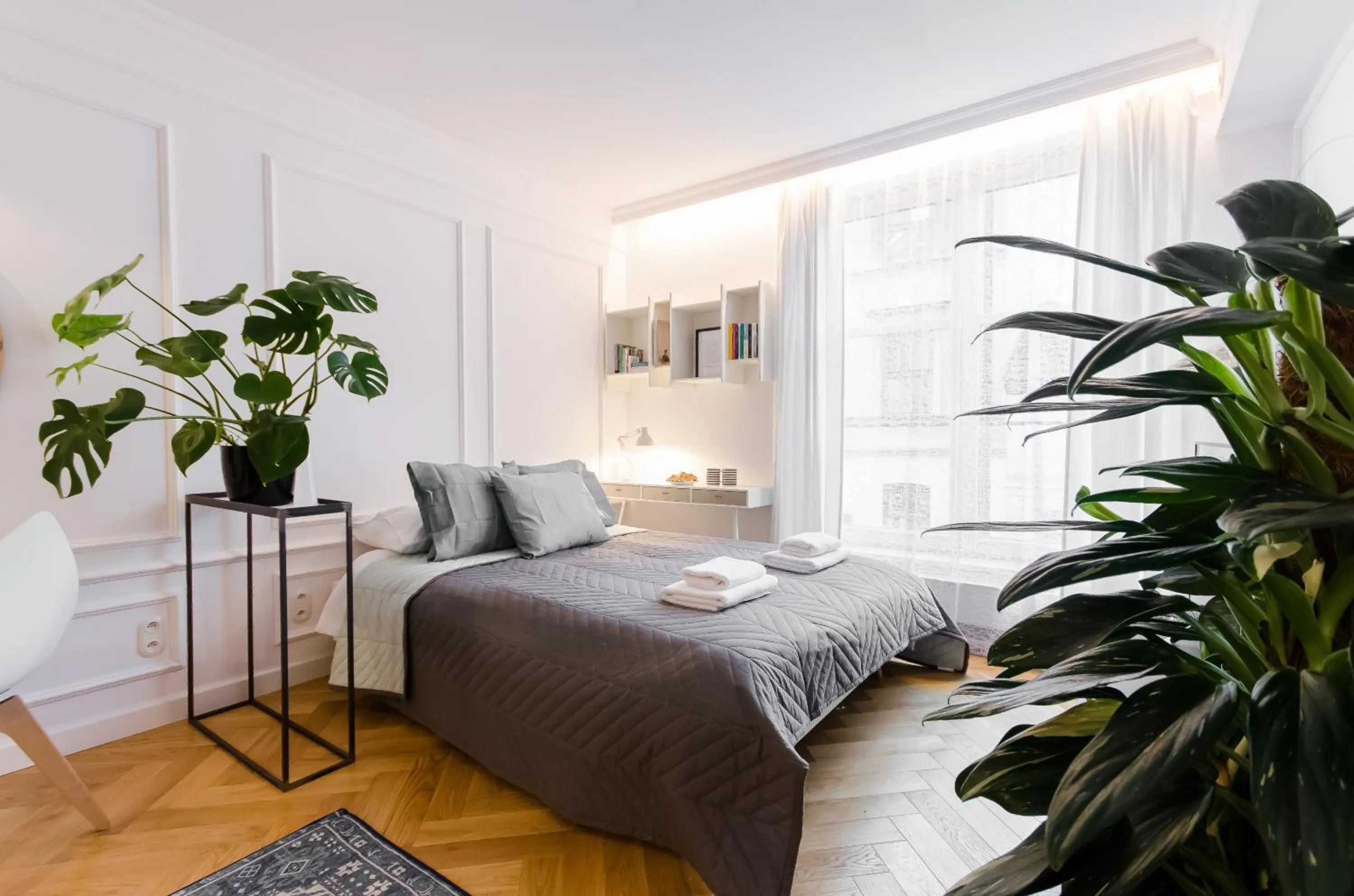 Bed in Old Town Premium Queen`s Apartments