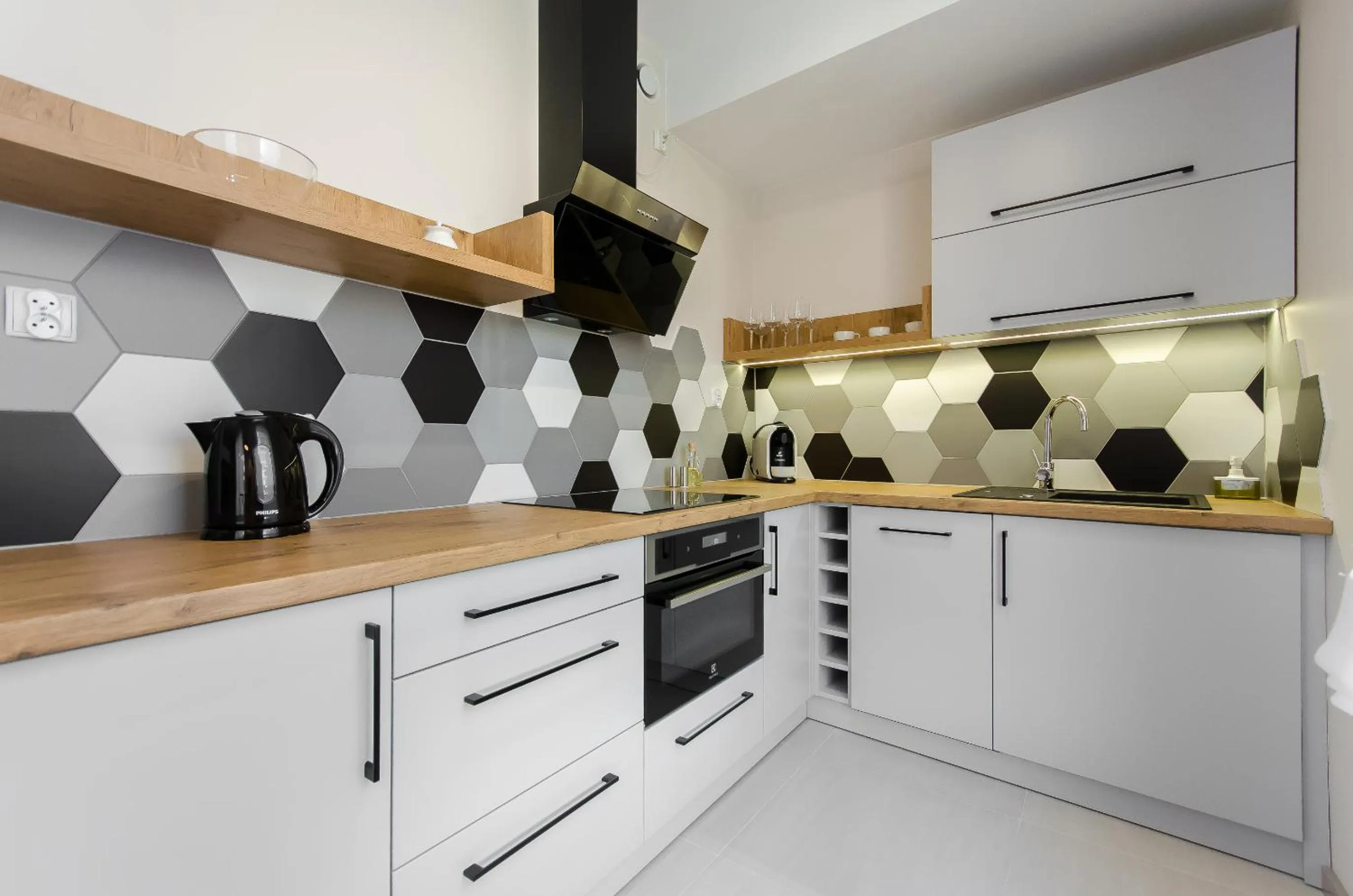 Kitchen or kitchenette in Old Town Premium Queen`s Apartments