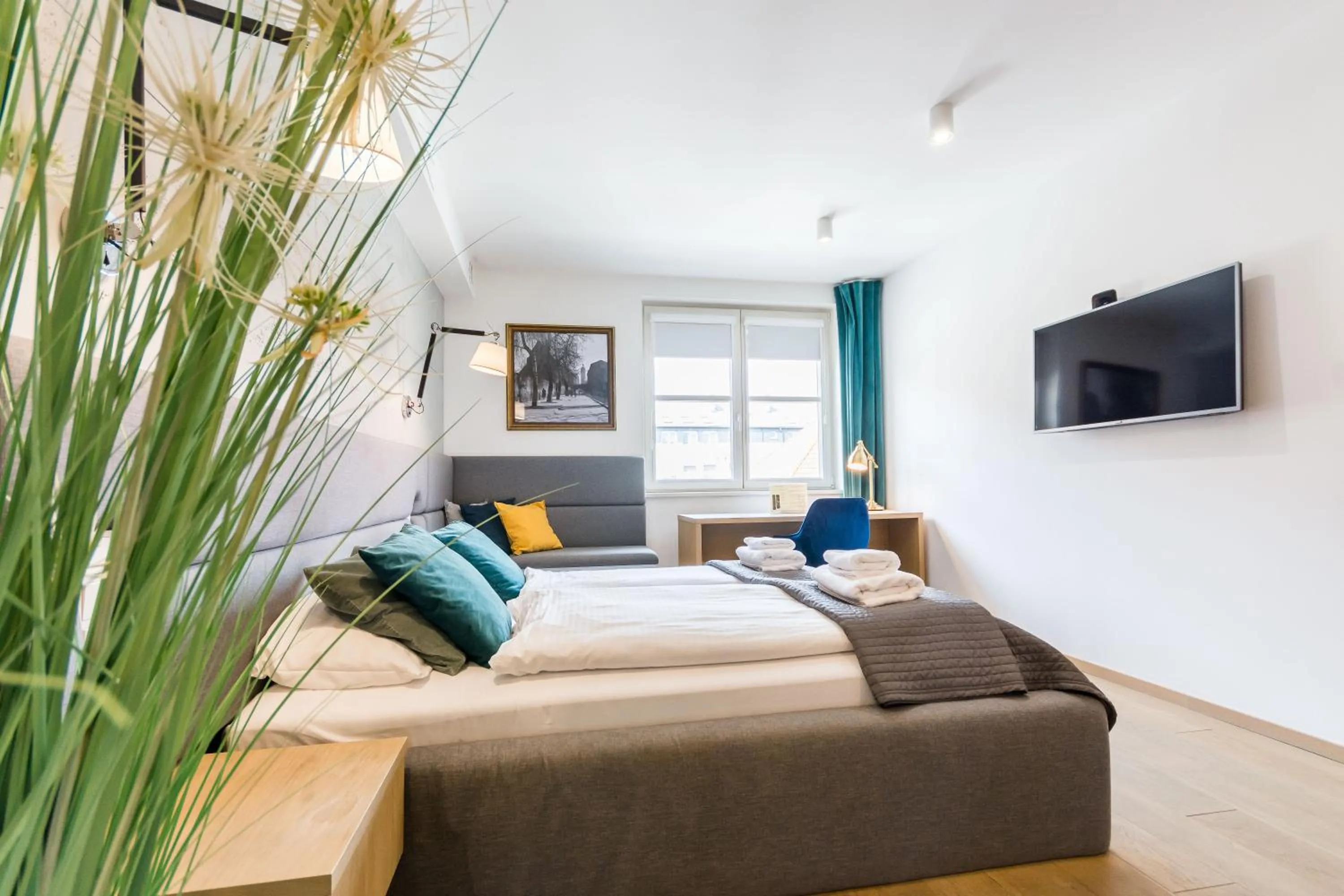 Bed in Old Town Premium Queen`s Apartments