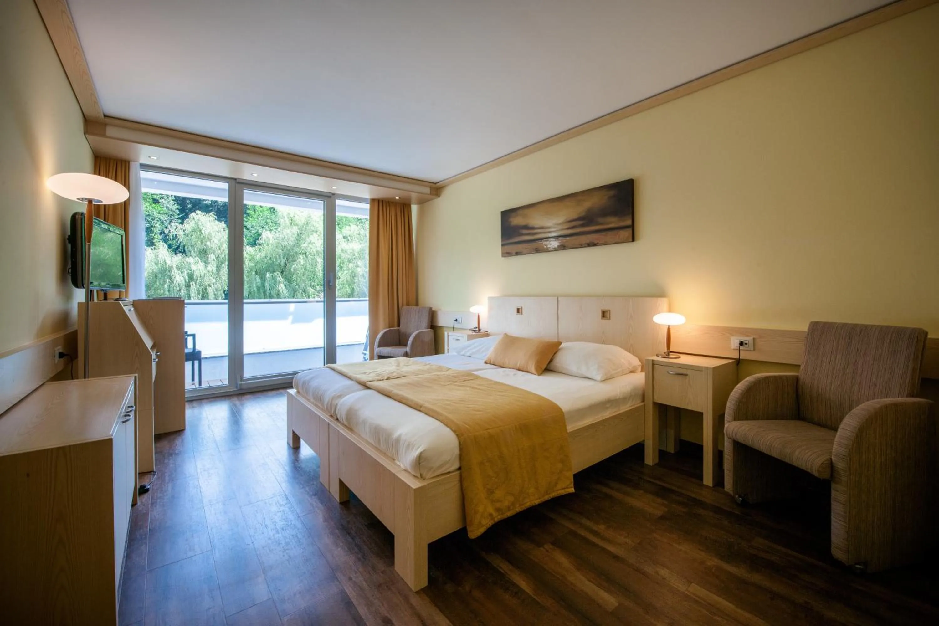 TV and multimedia, Bed in Grand Hotel Donat Superior & Wellness Center