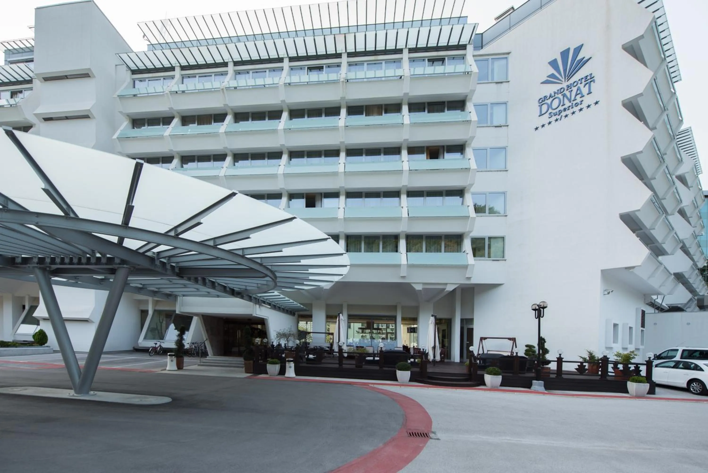 Facade/entrance in Grand Hotel Donat Superior & Wellness Center