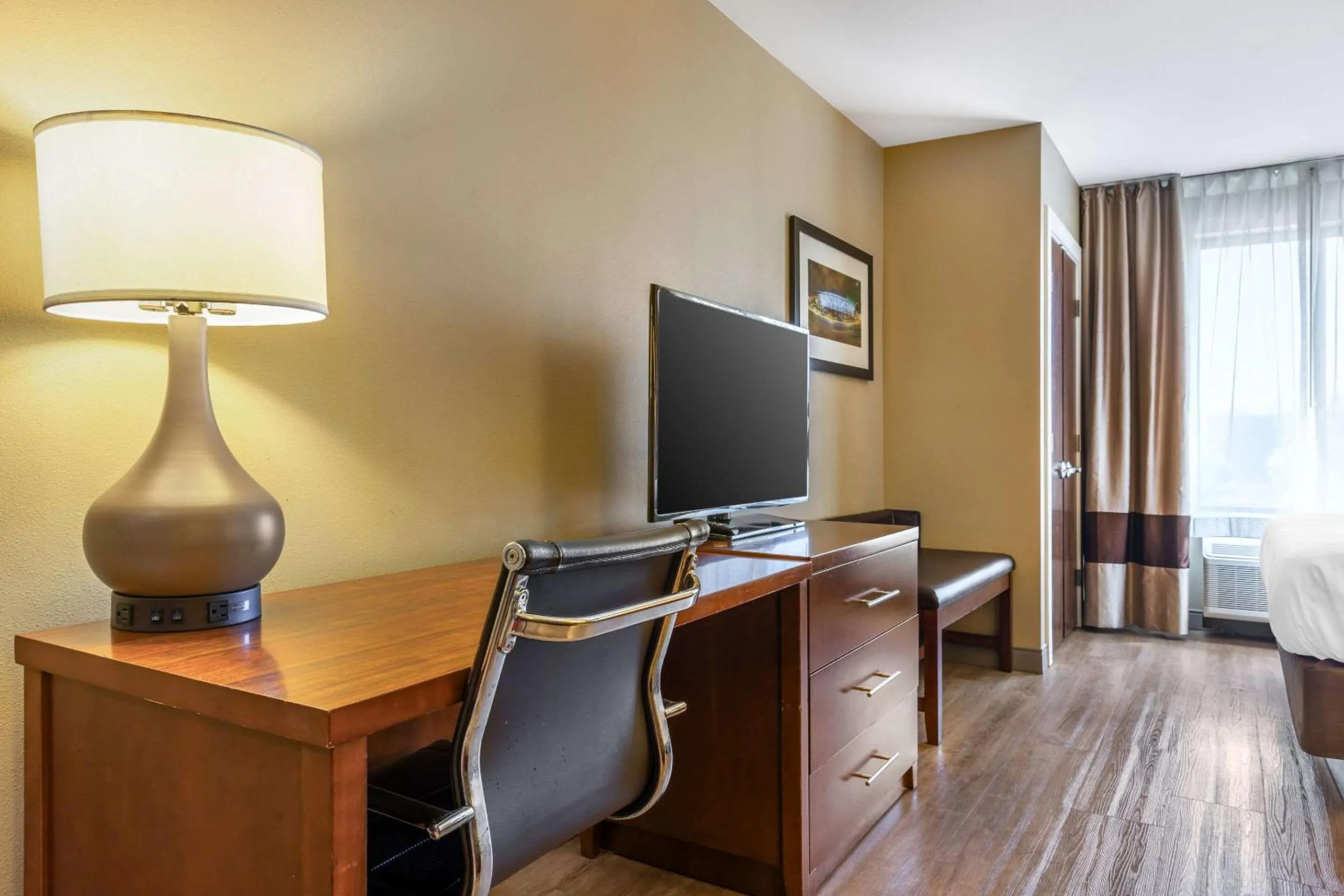 Bedroom in Comfort Inn & Suites At CrossPlex Village