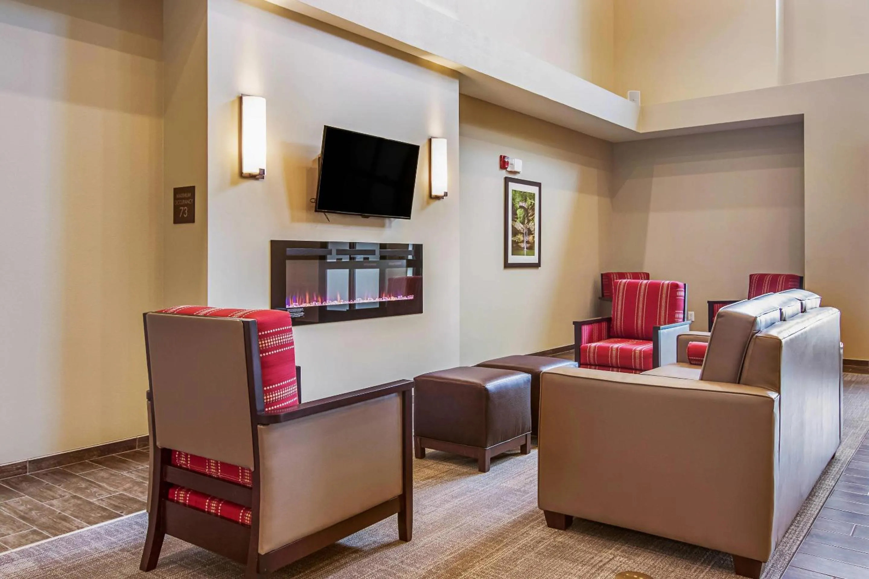 Lobby or reception in Comfort Suites Wooster near University Campus