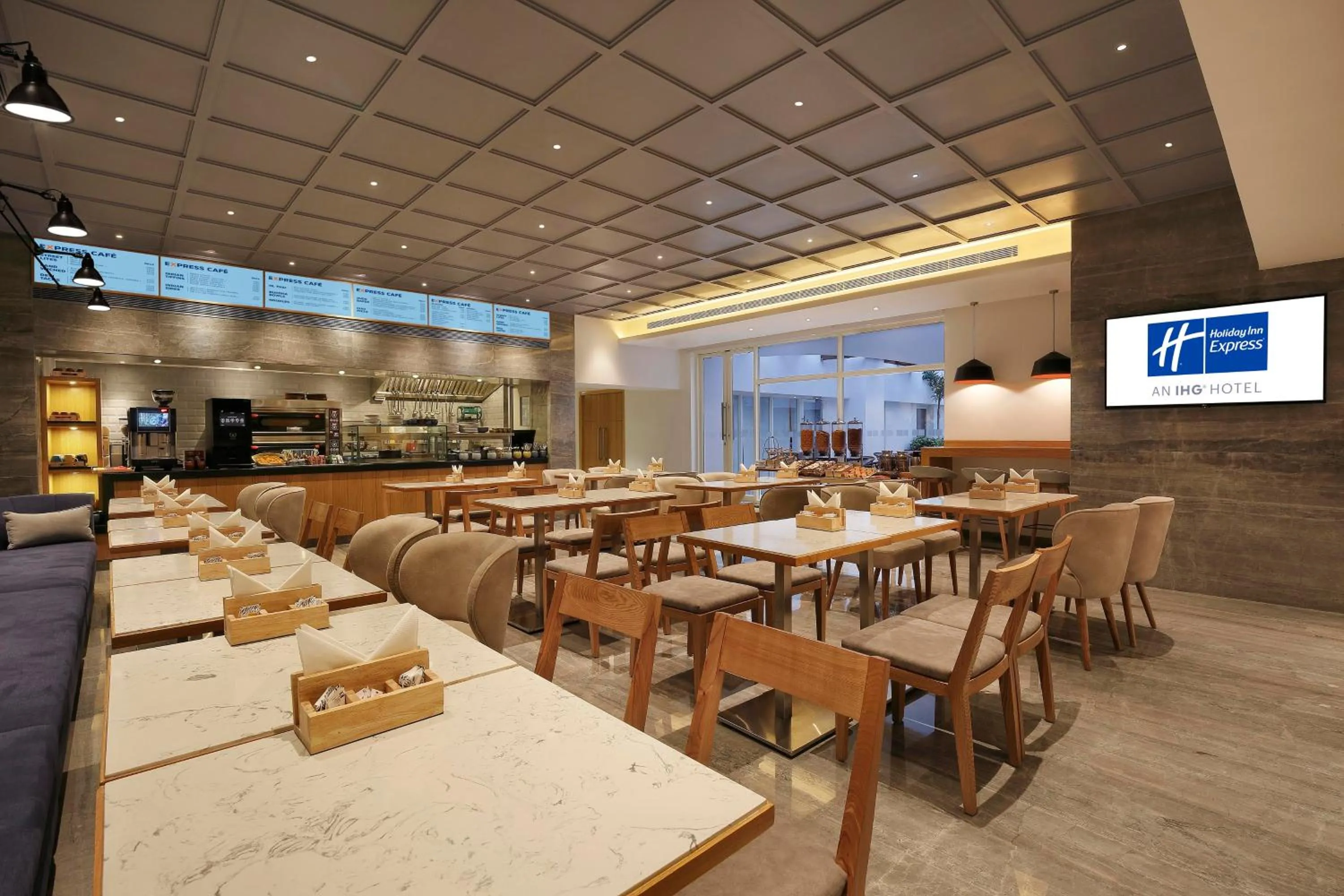 Restaurant/places to eat in Holiday Inn Express Bengaluru Yeshwantpur by IHG