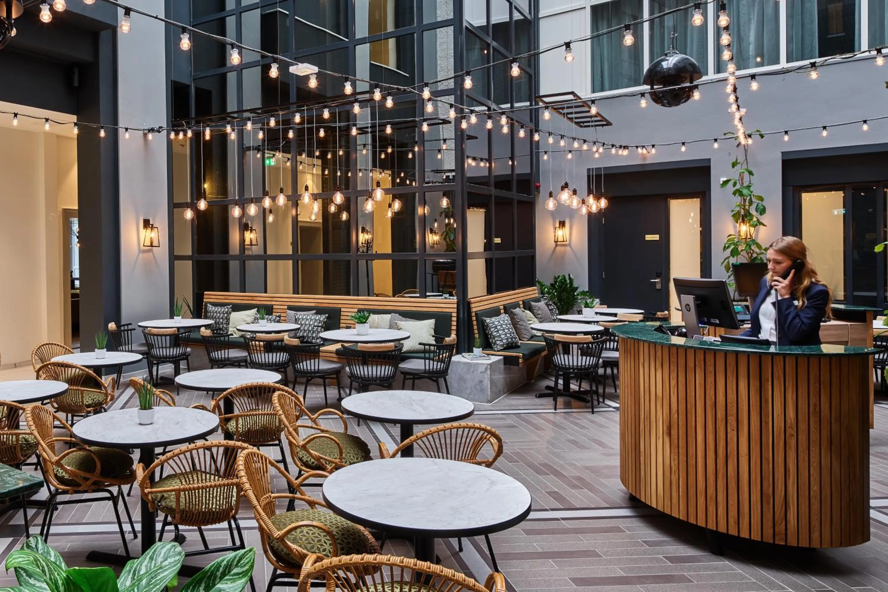 Lobby or reception in Staybridge Suites The Hague - Parliament by IHG