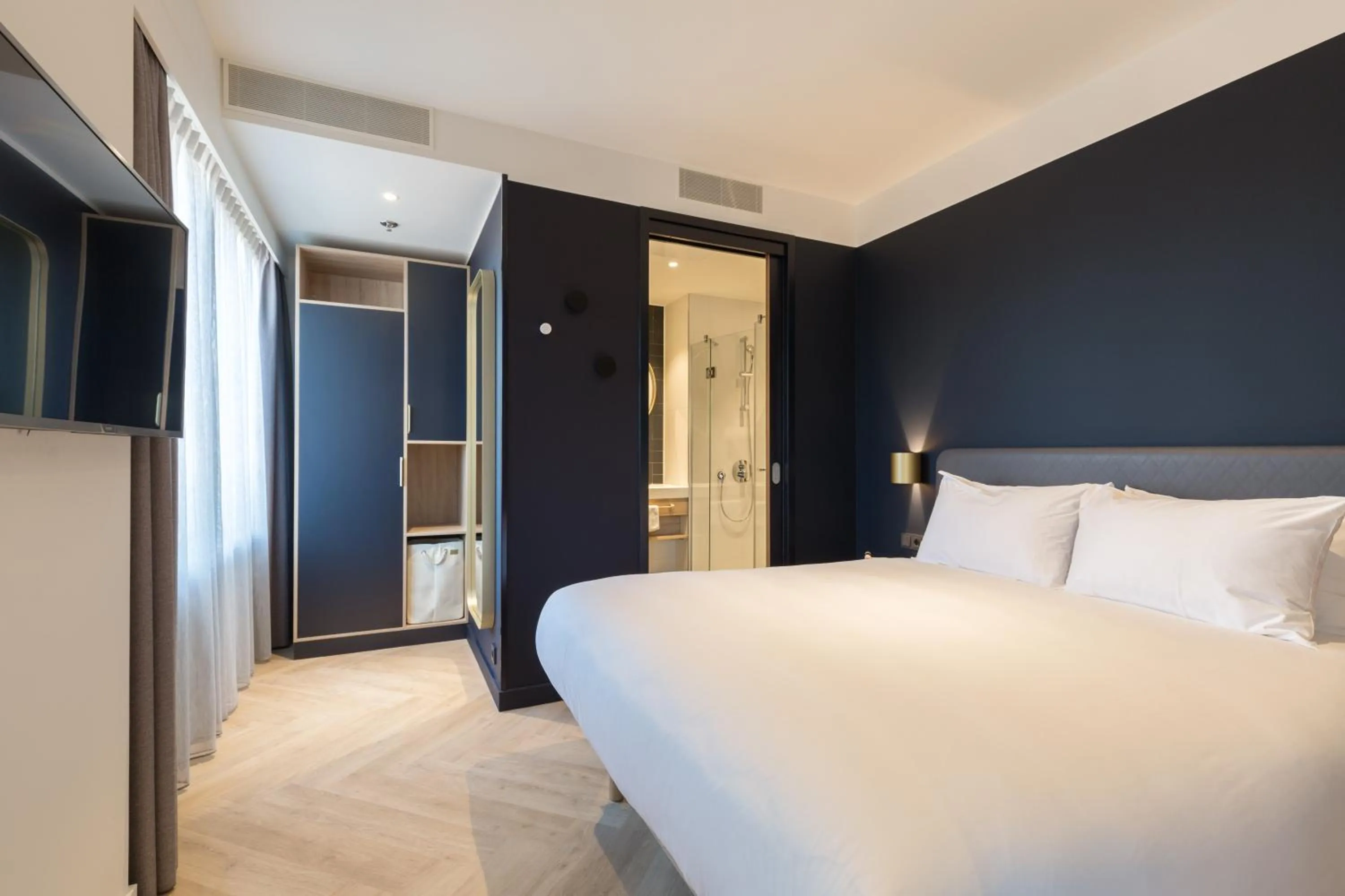 Bed in Staybridge Suites The Hague - Parliament by IHG