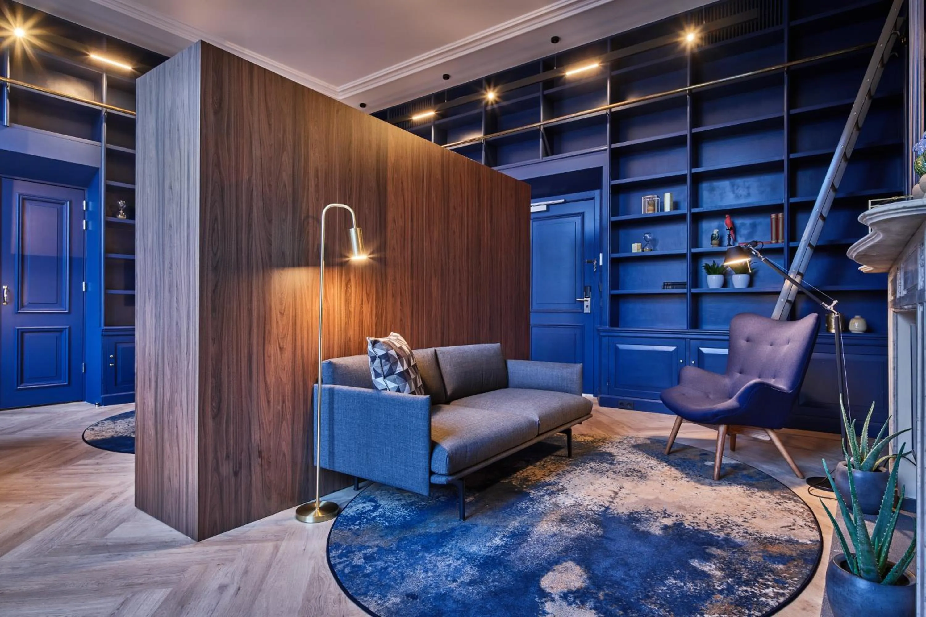 Seating area in Staybridge Suites The Hague - Parliament by IHG