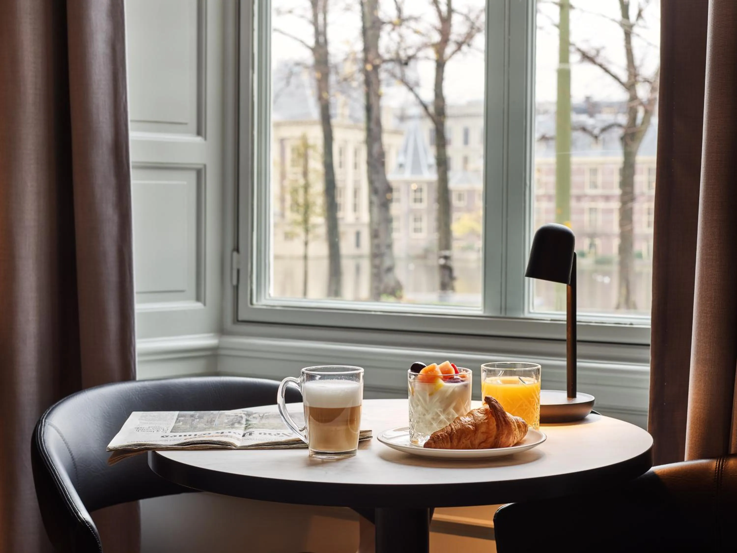 Food and drinks in Staybridge Suites The Hague - Parliament by IHG