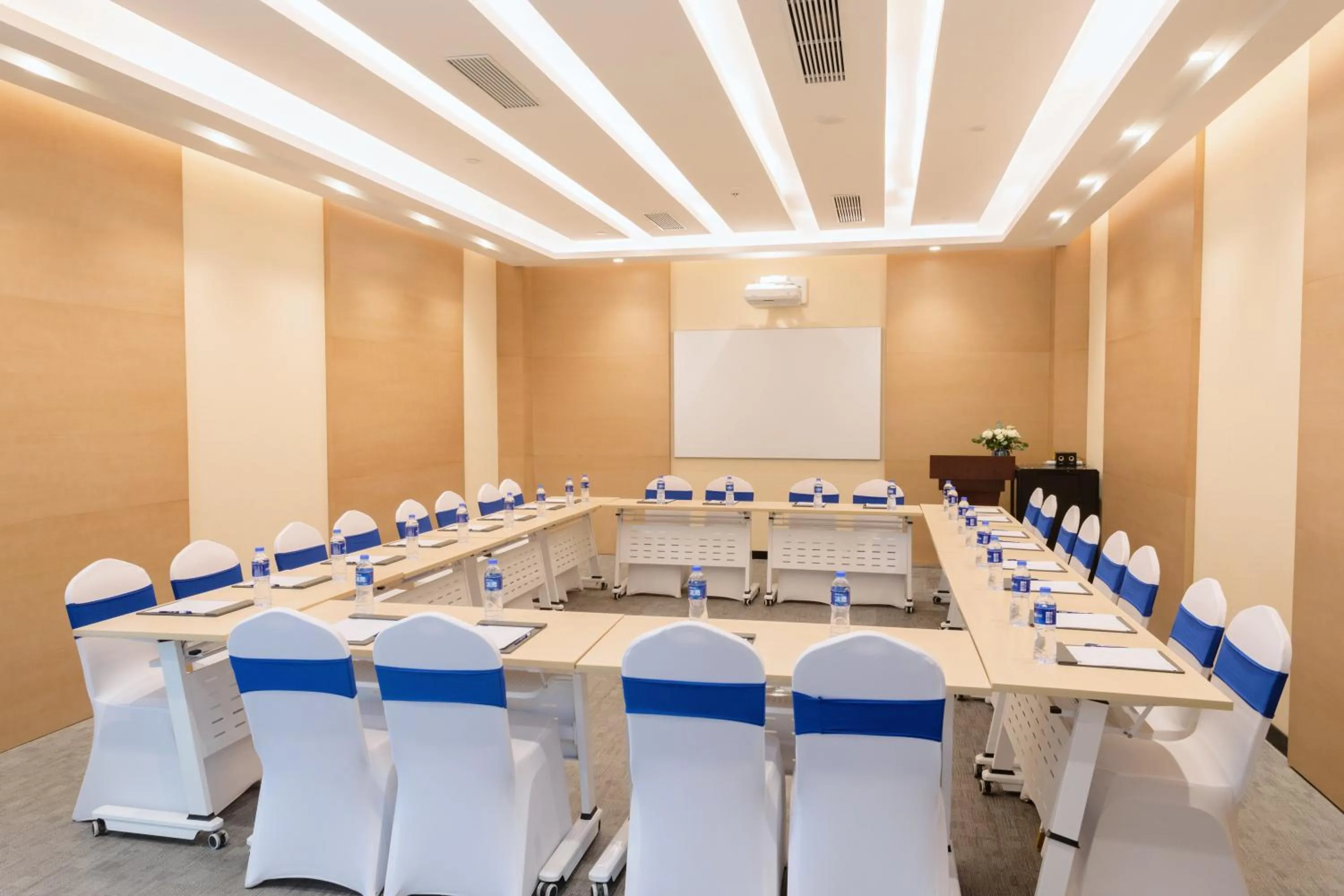 Meeting/conference room in Holiday Inn Express Tianshui City Center
