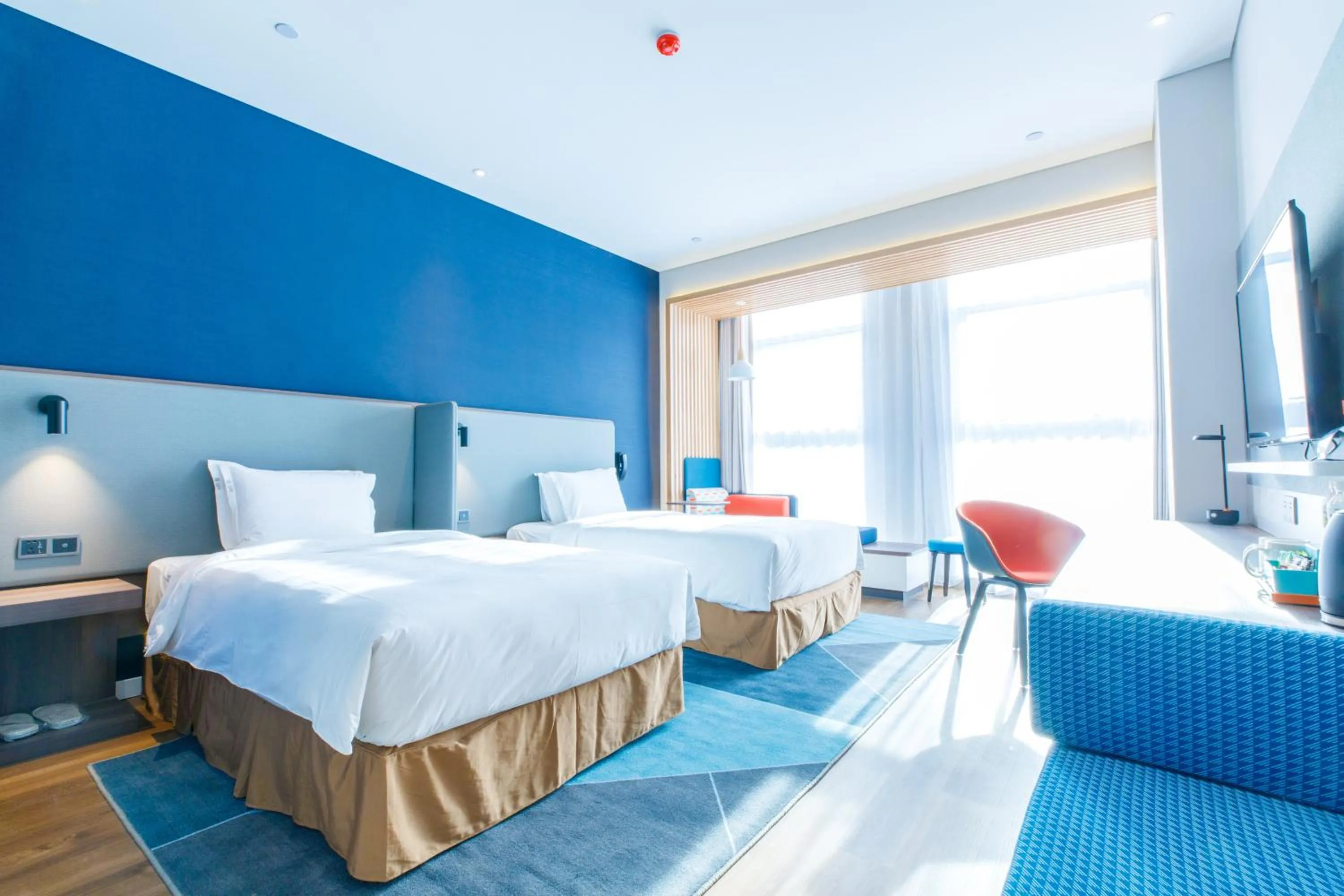 Photo of the whole room, Bed in Holiday Inn Express Harbin Qunli by IHG