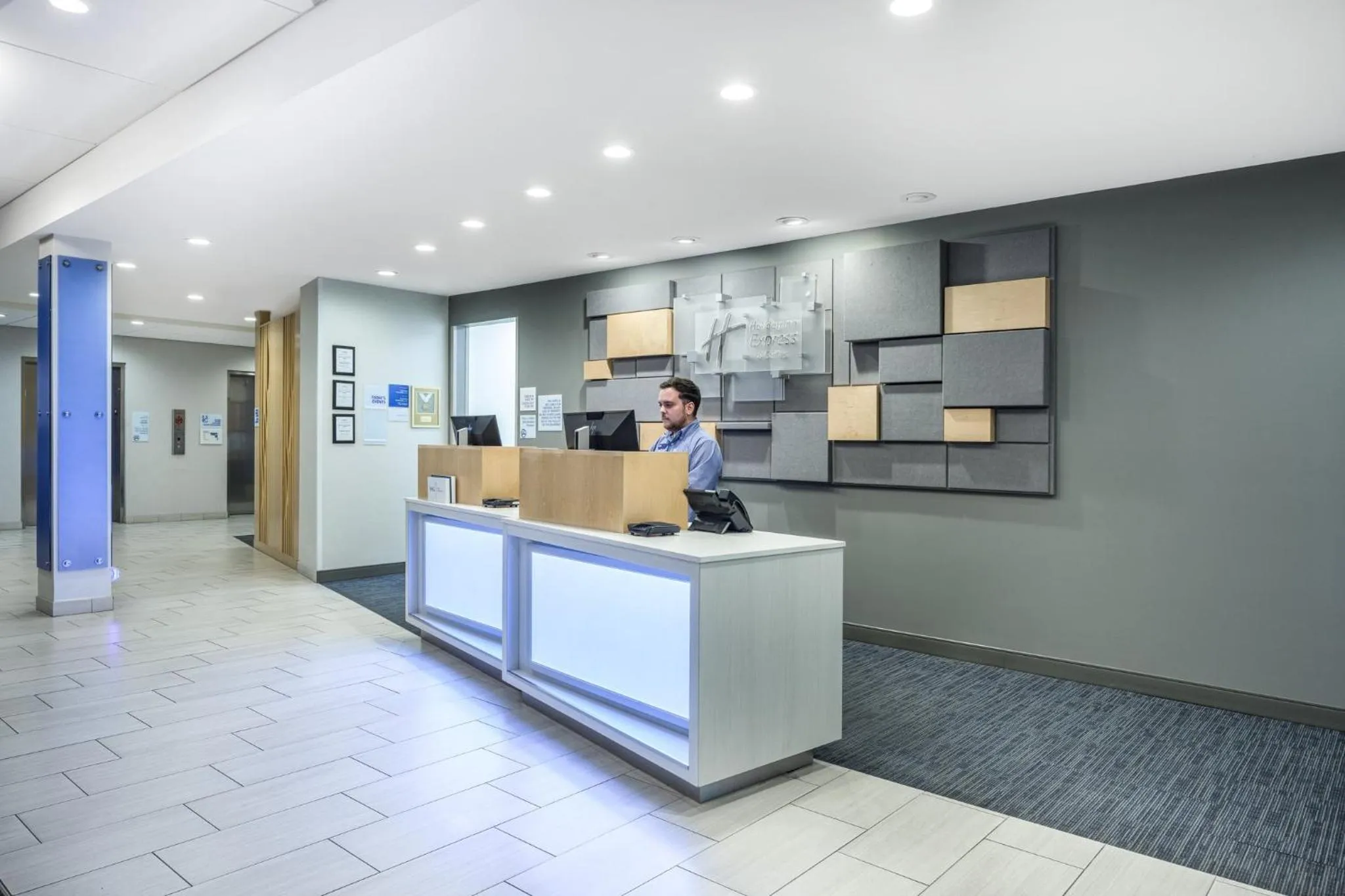 Property building in Holiday Inn Express & Suites - Gilbert - East Mesa by IHG