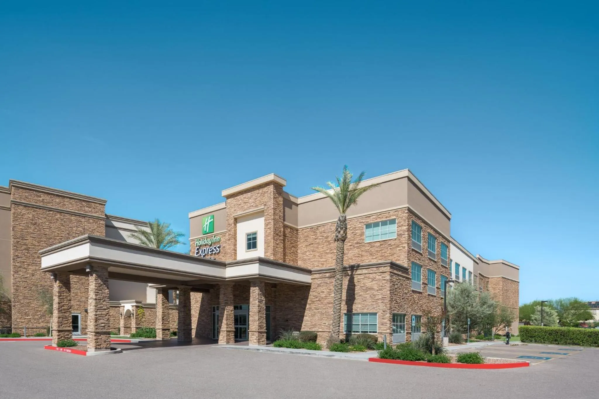 Property building in Holiday Inn Express & Suites - Gilbert - East Mesa by IHG