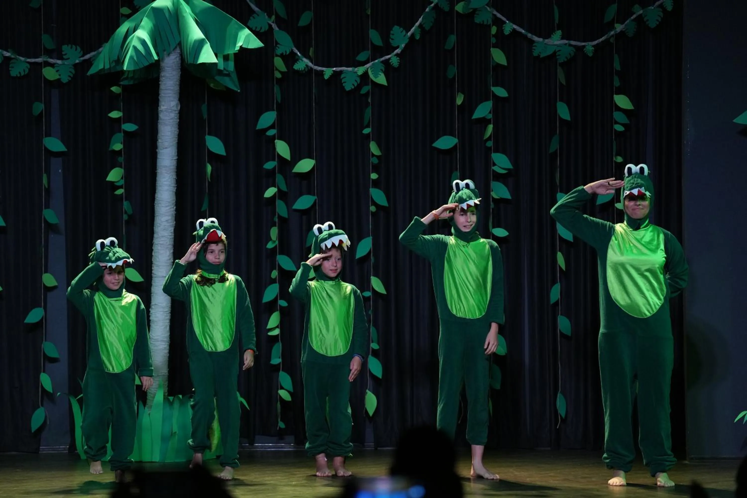 group of guests in HVD Reina del Mar - Premium Spa Service & Free Parking