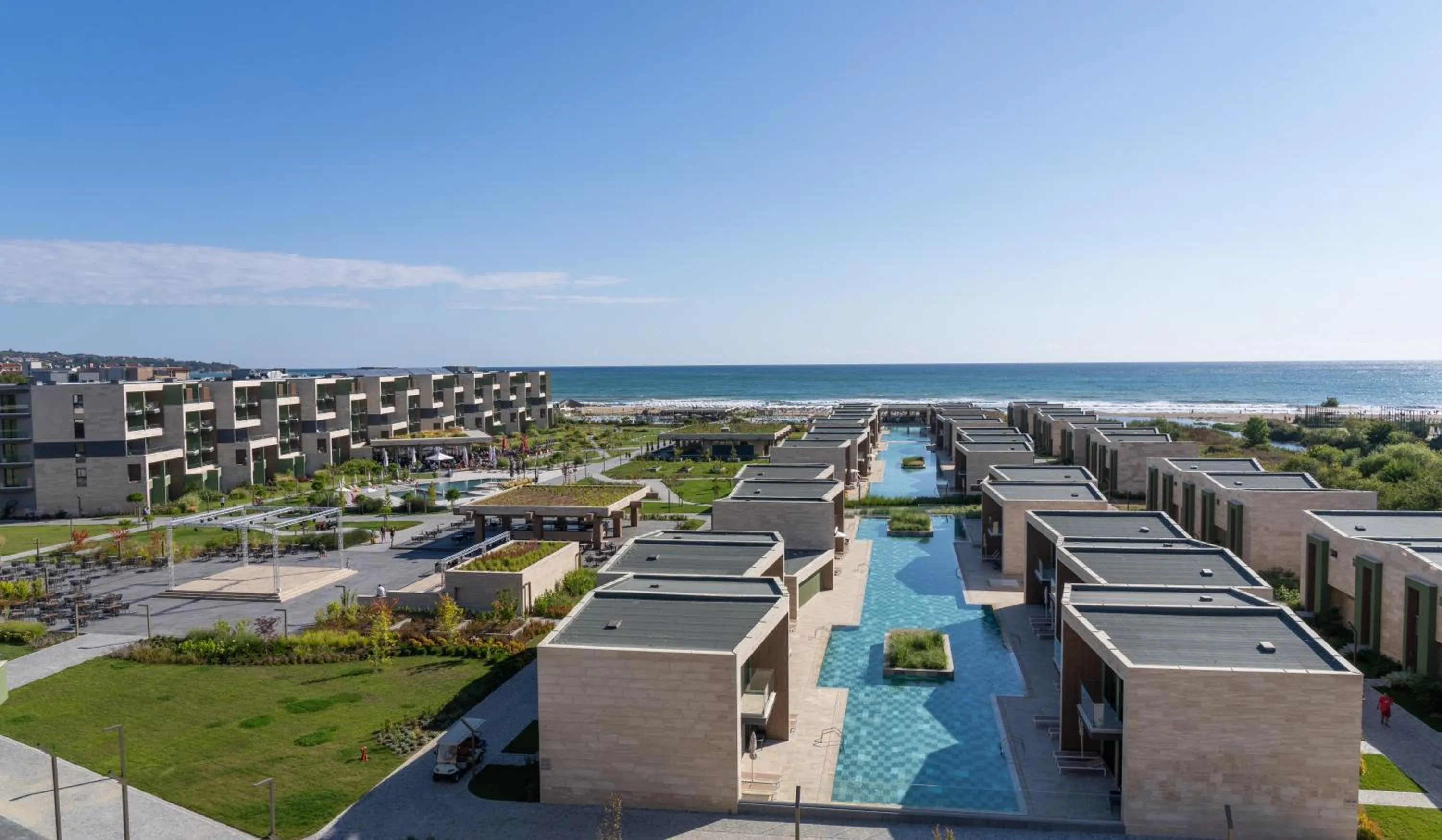 Pool view in HVD Reina del Mar - Premium Spa Service & Free Parking