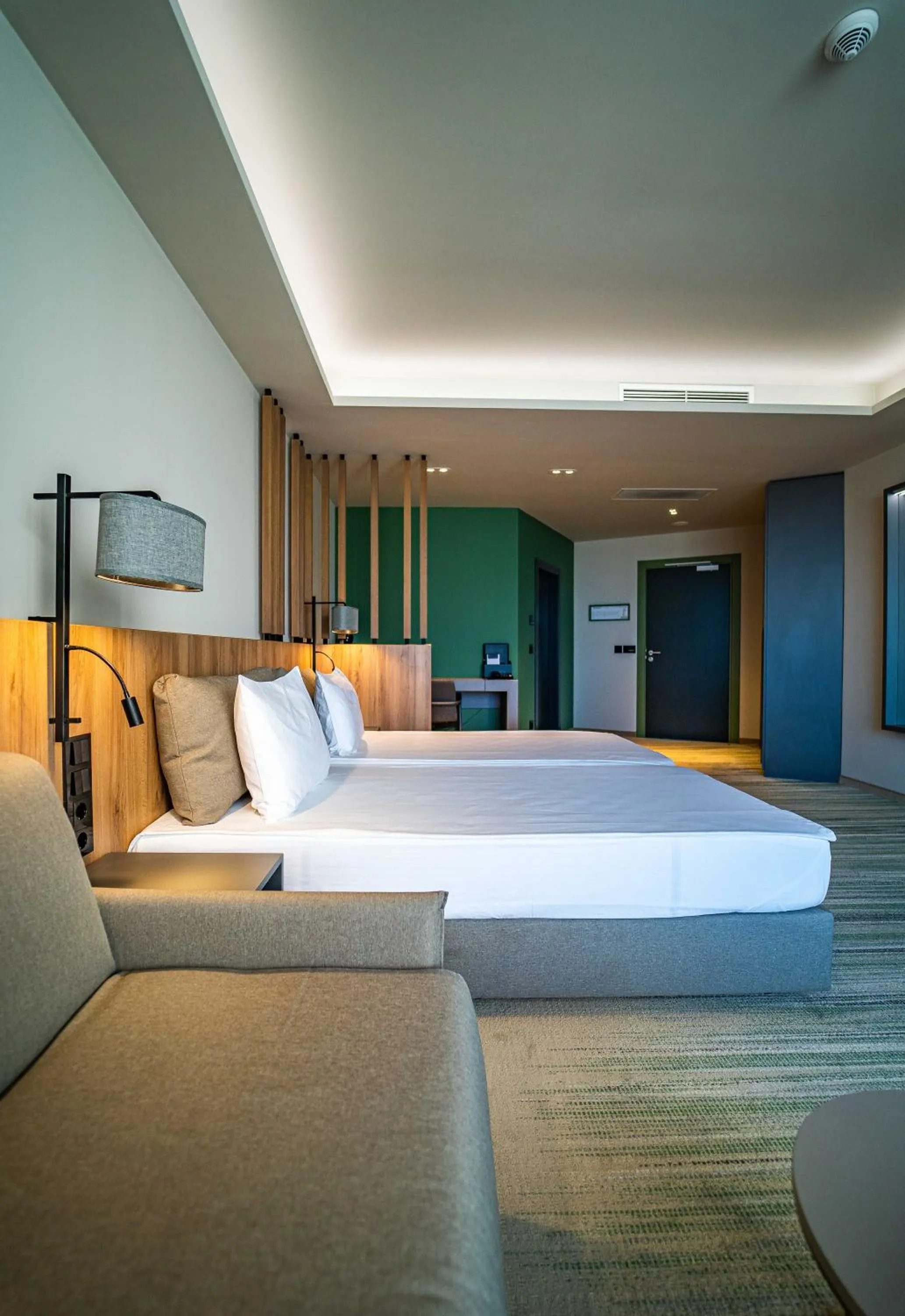 Bed in HVD Reina del Mar - Premium Spa Service & Free Parking