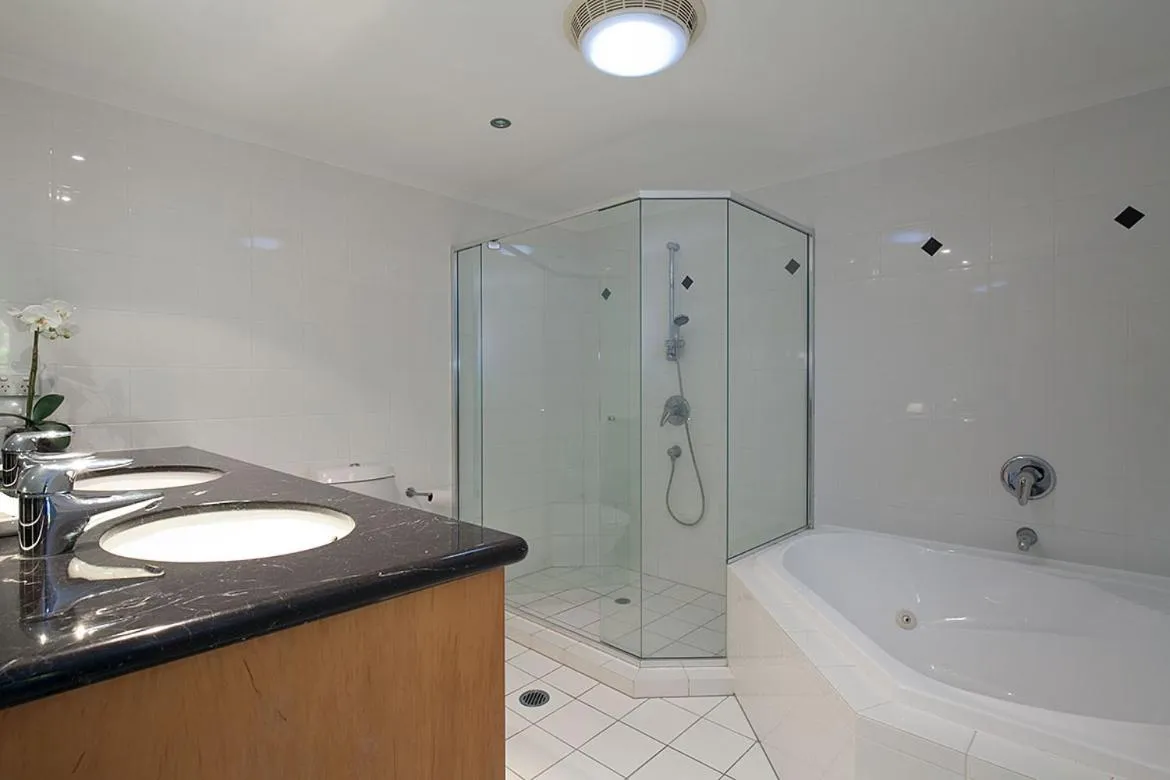 Bathroom in Papillon Coolum