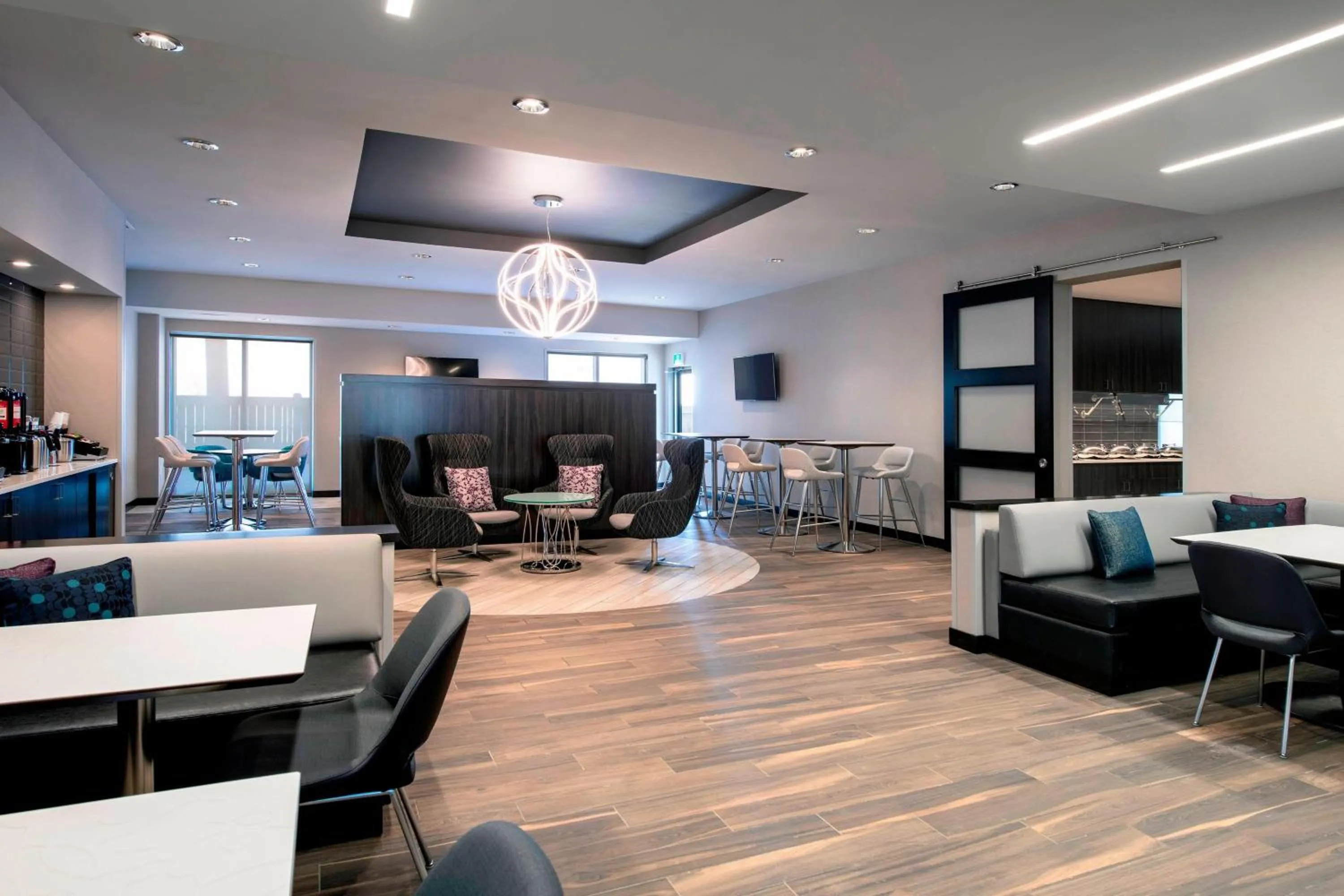 Restaurant/places to eat in Residence Inn by Marriott Winnipeg