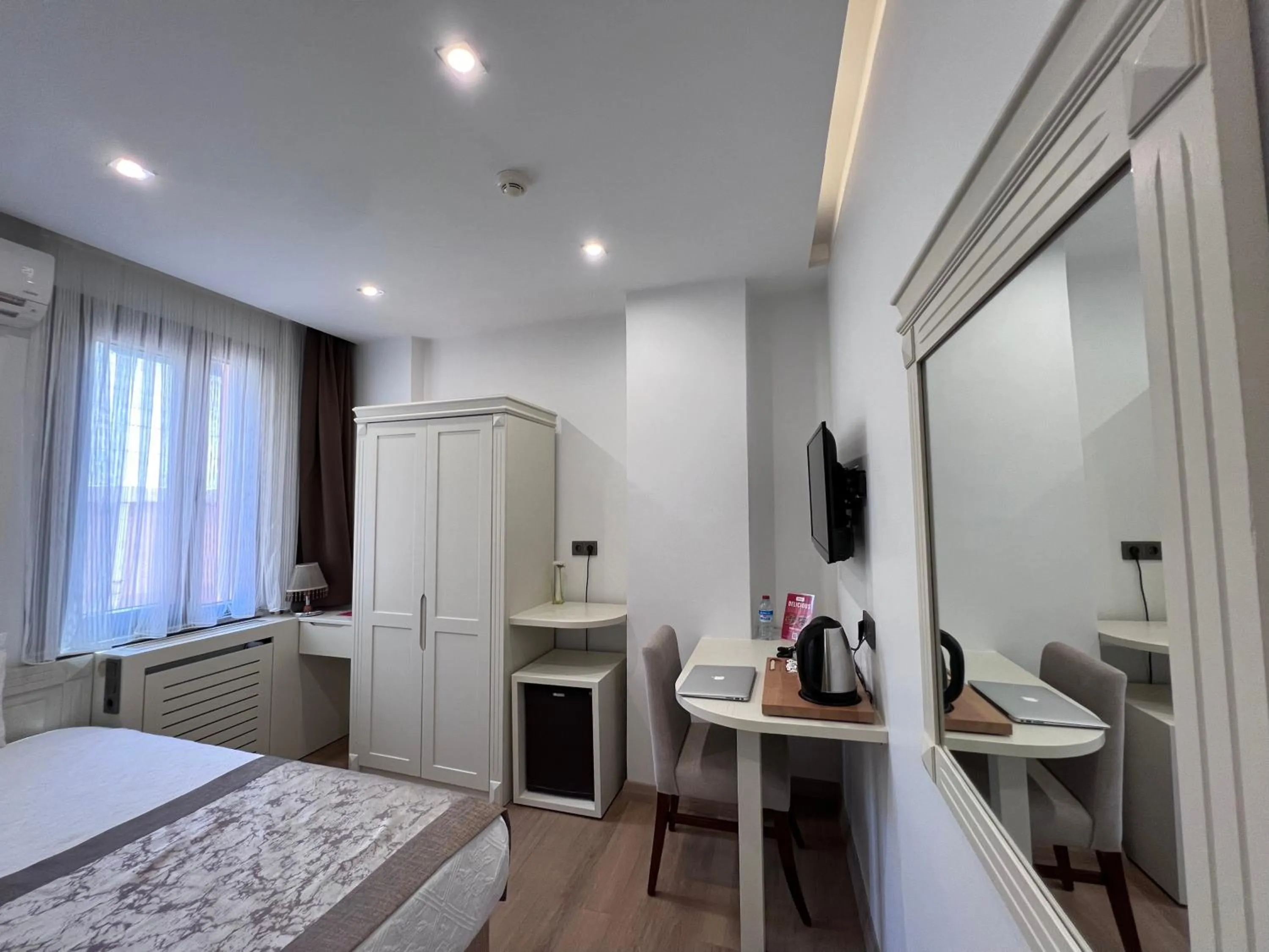 TV and multimedia, Bed in Gul Hotel