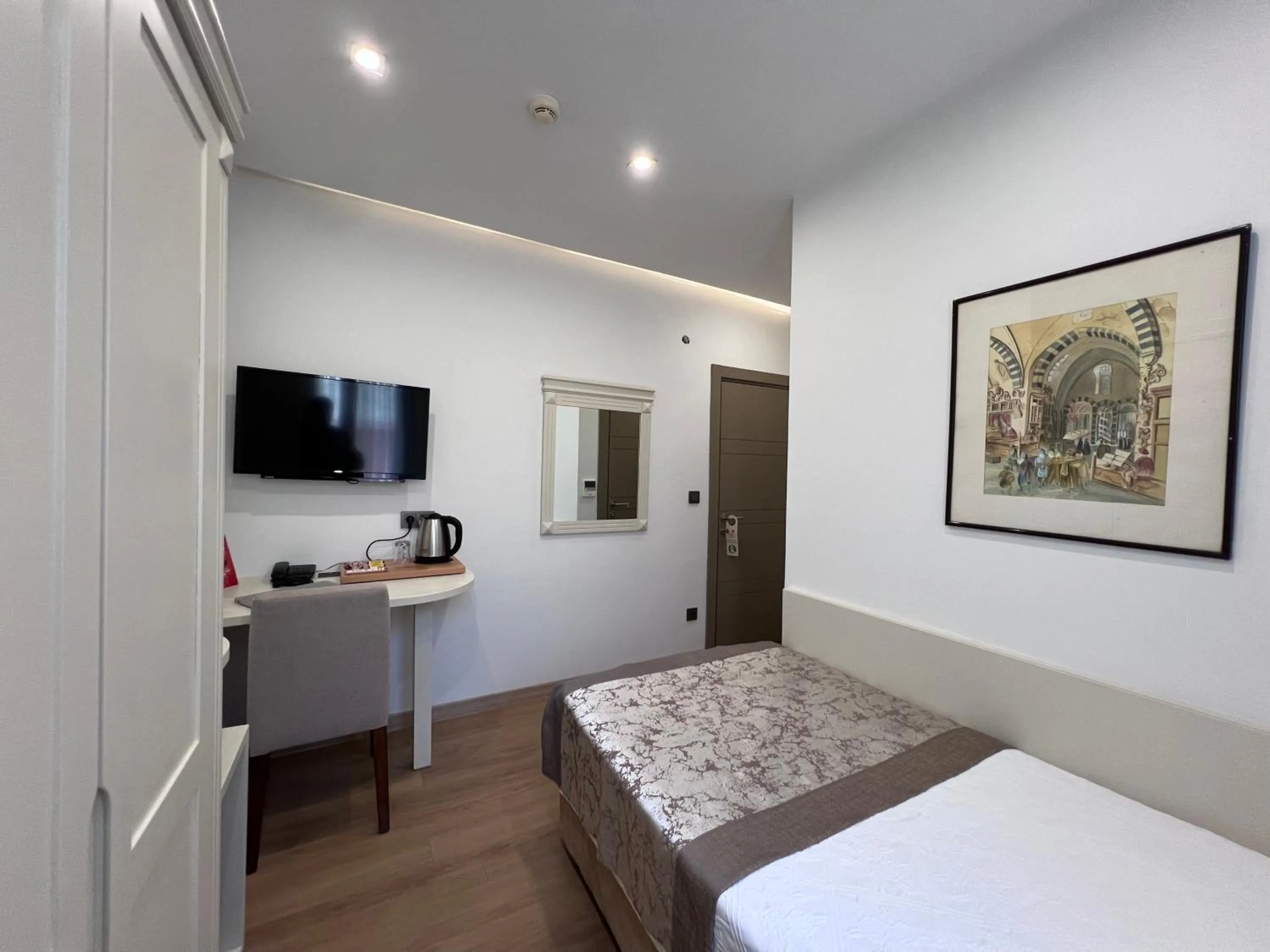 TV and multimedia, Bed in Gul Hotel