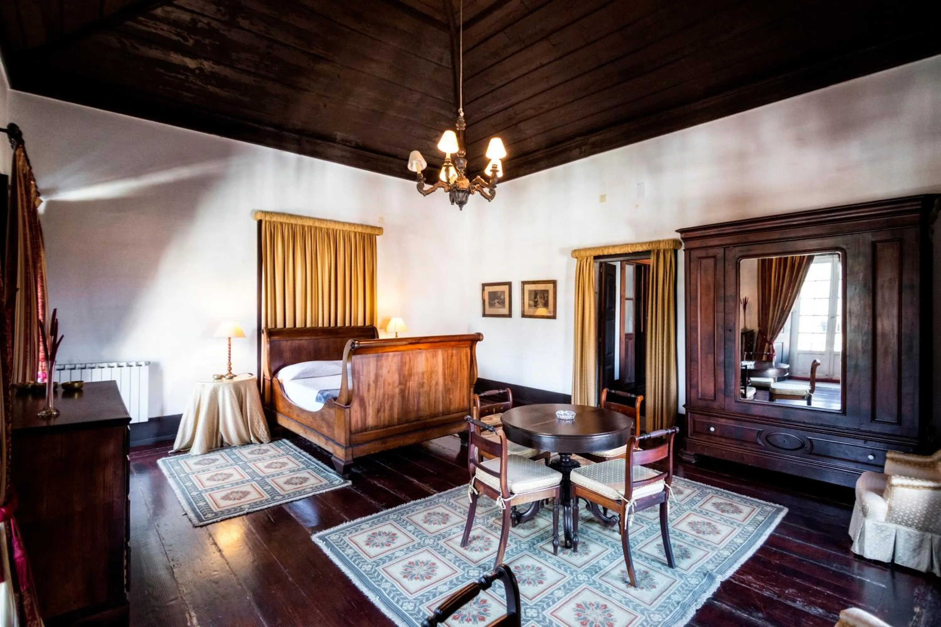 Bedroom, Bed in Casa Nobre do Correio-Mor