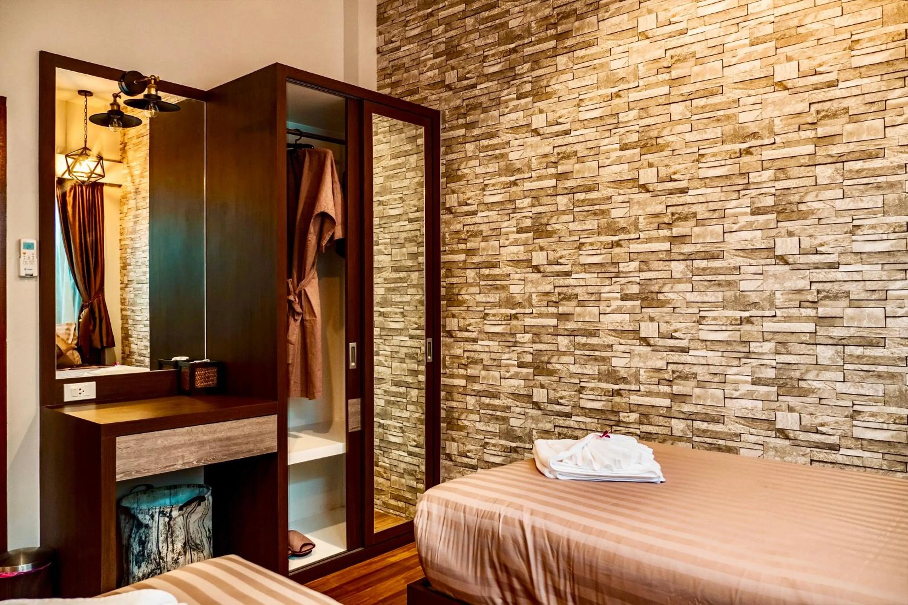 Bed in KG Private Pool Villas Soi 9