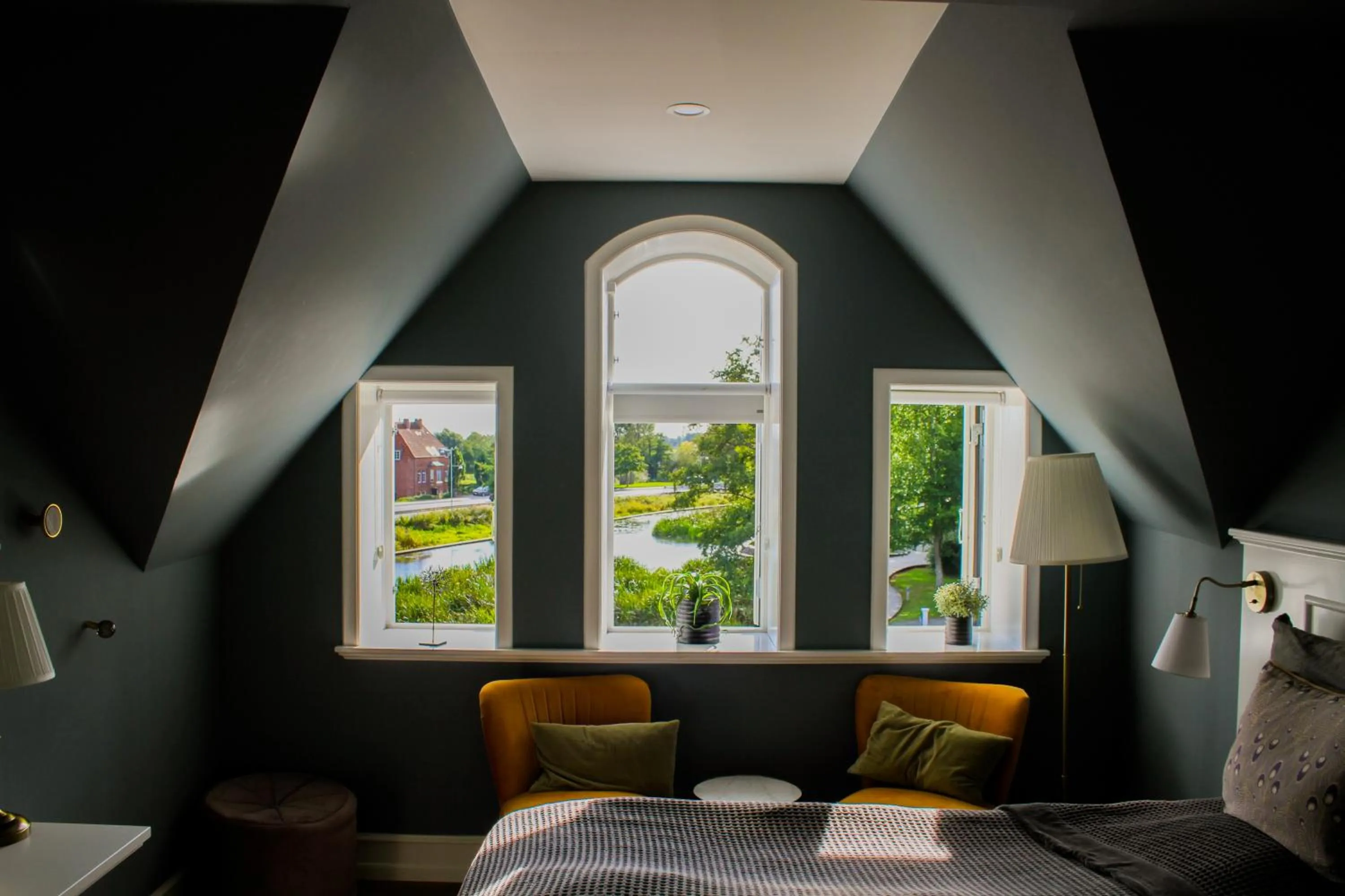 Lake view, Bed in Hostrups Hotel