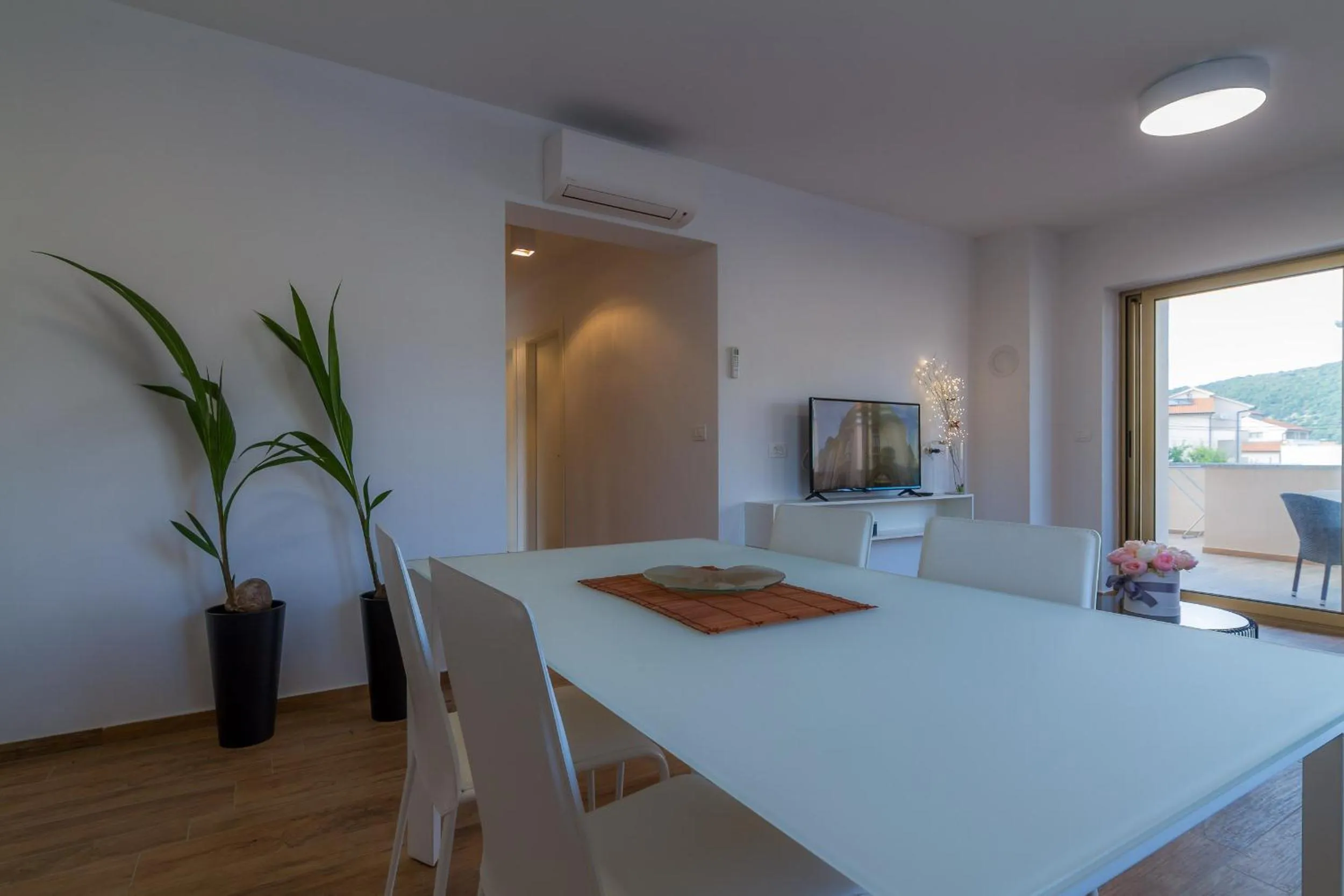Dining area in Villa Royal