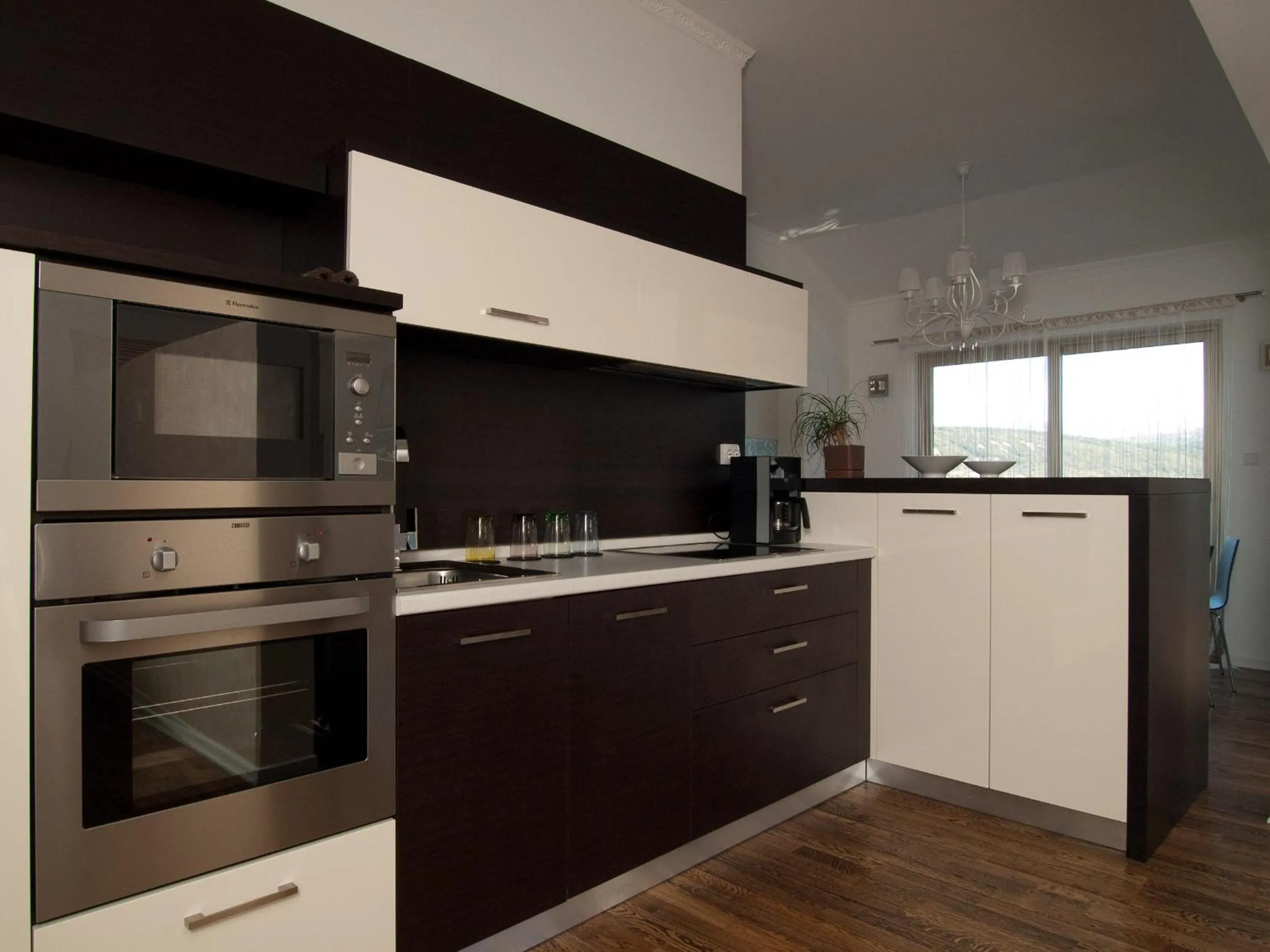 Kitchen or kitchenette in Villa Royal