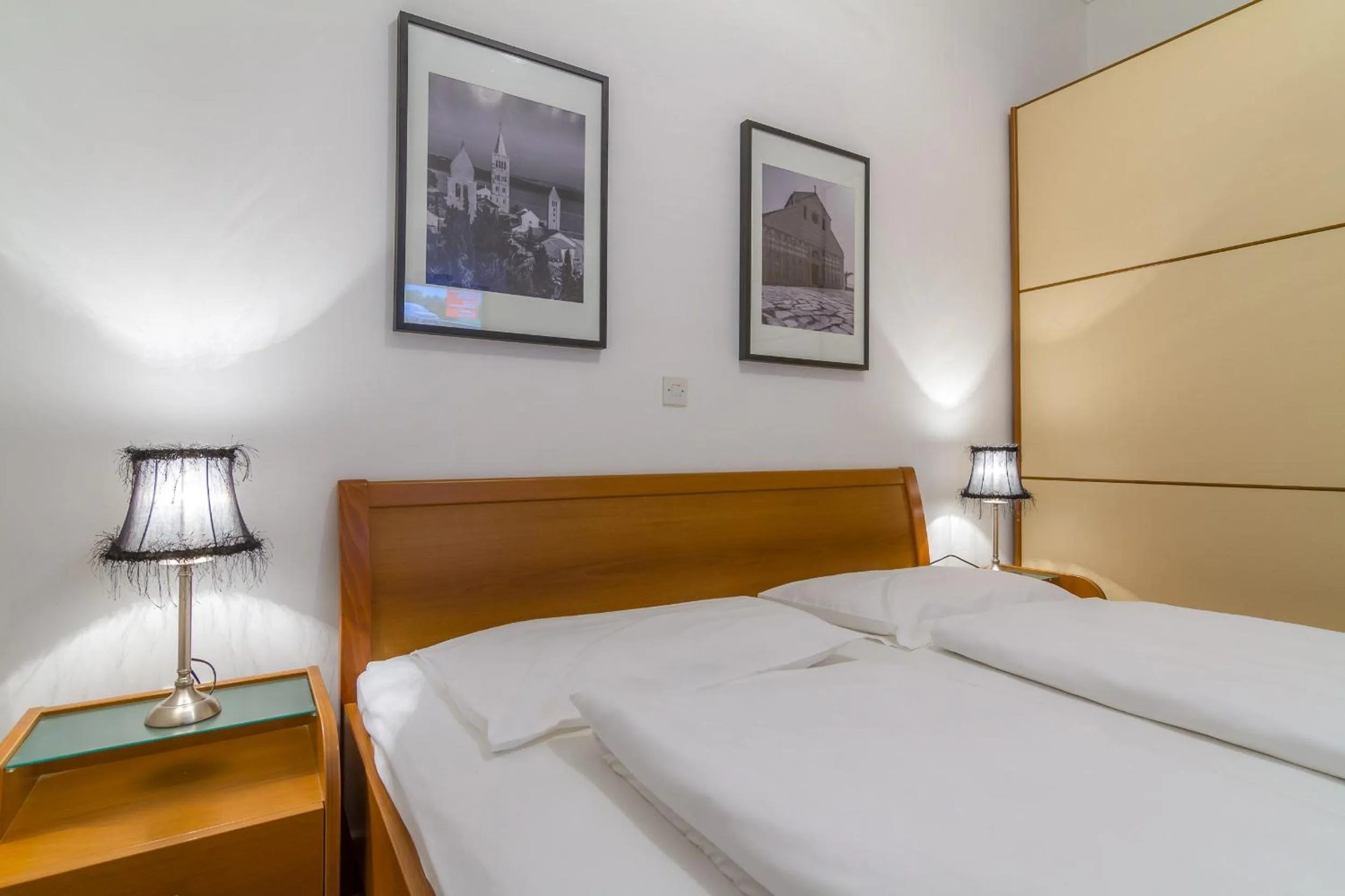 Bedroom, Bed in Villa Royal