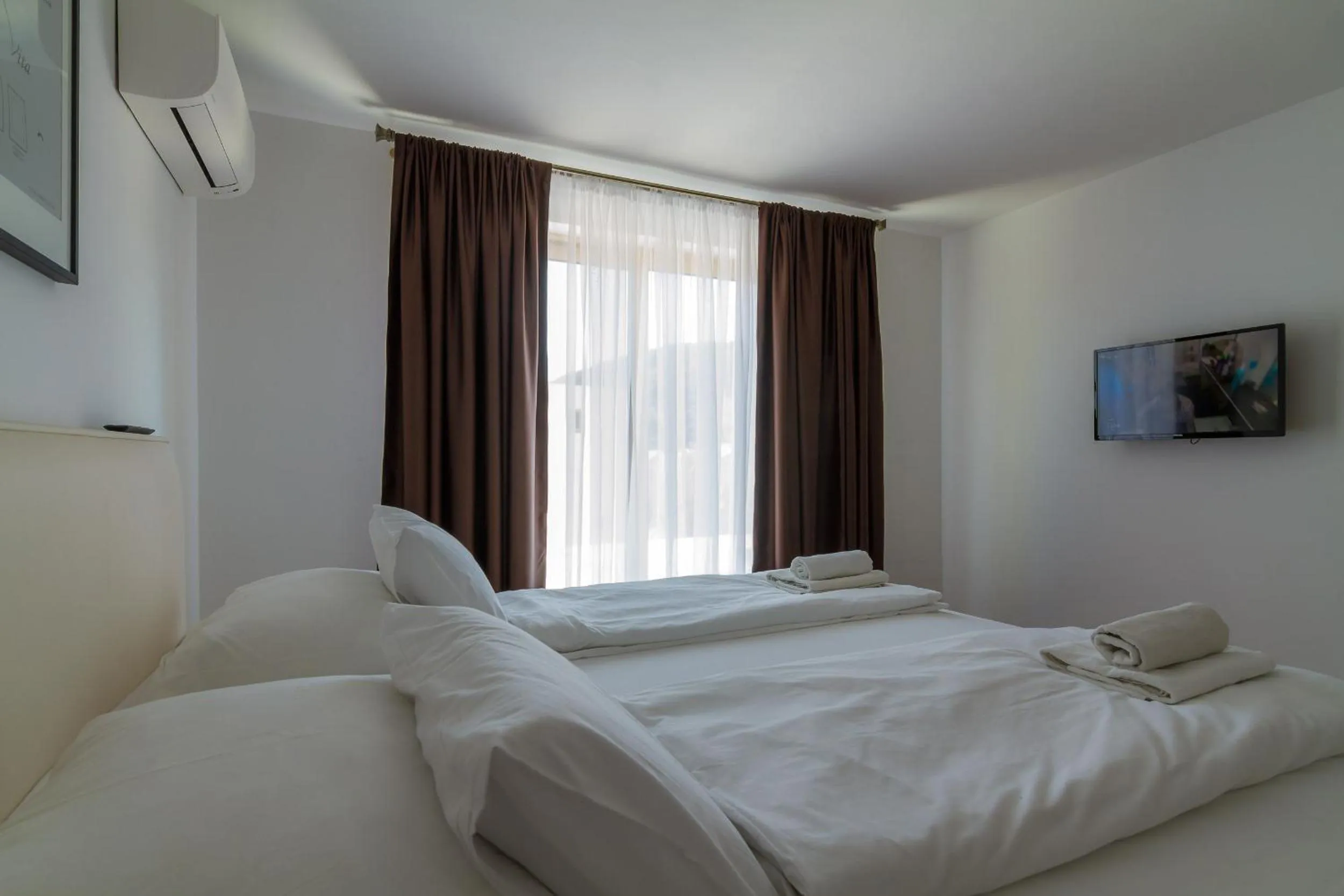 Bedroom, Bed in Villa Royal