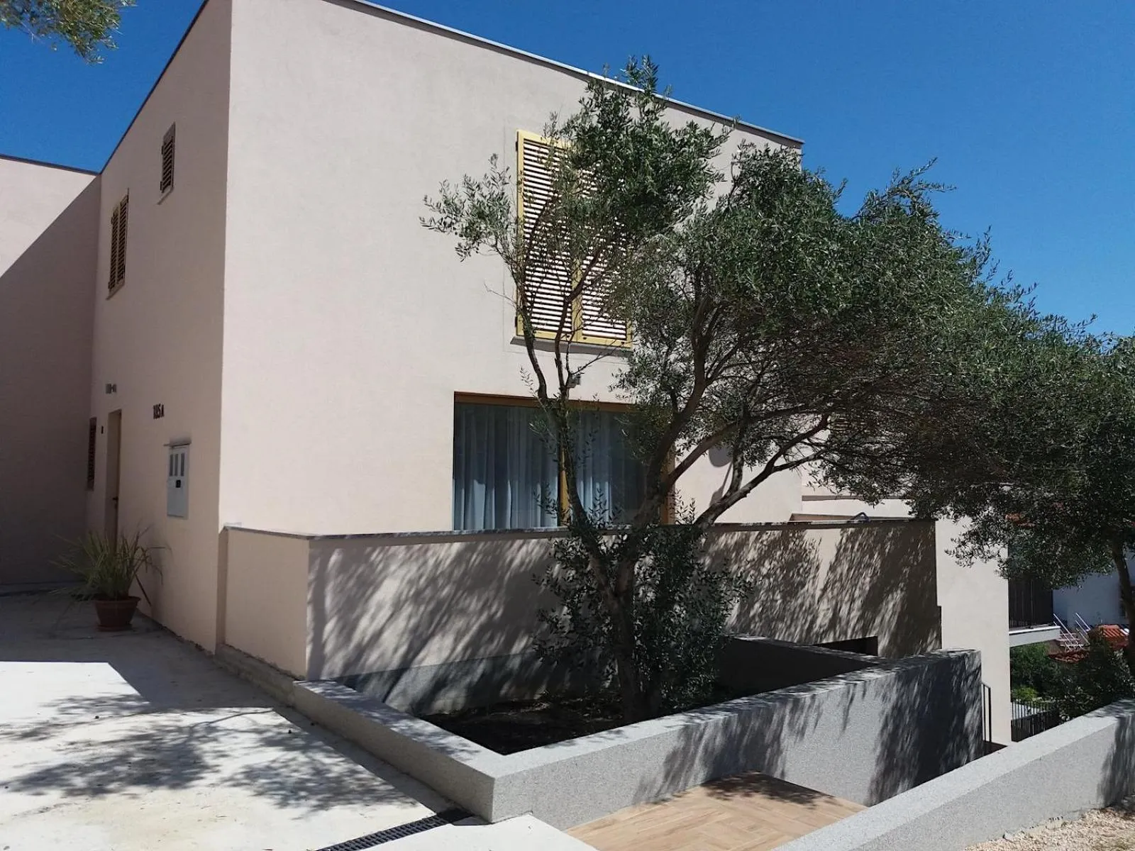 Property building in Villa Royal