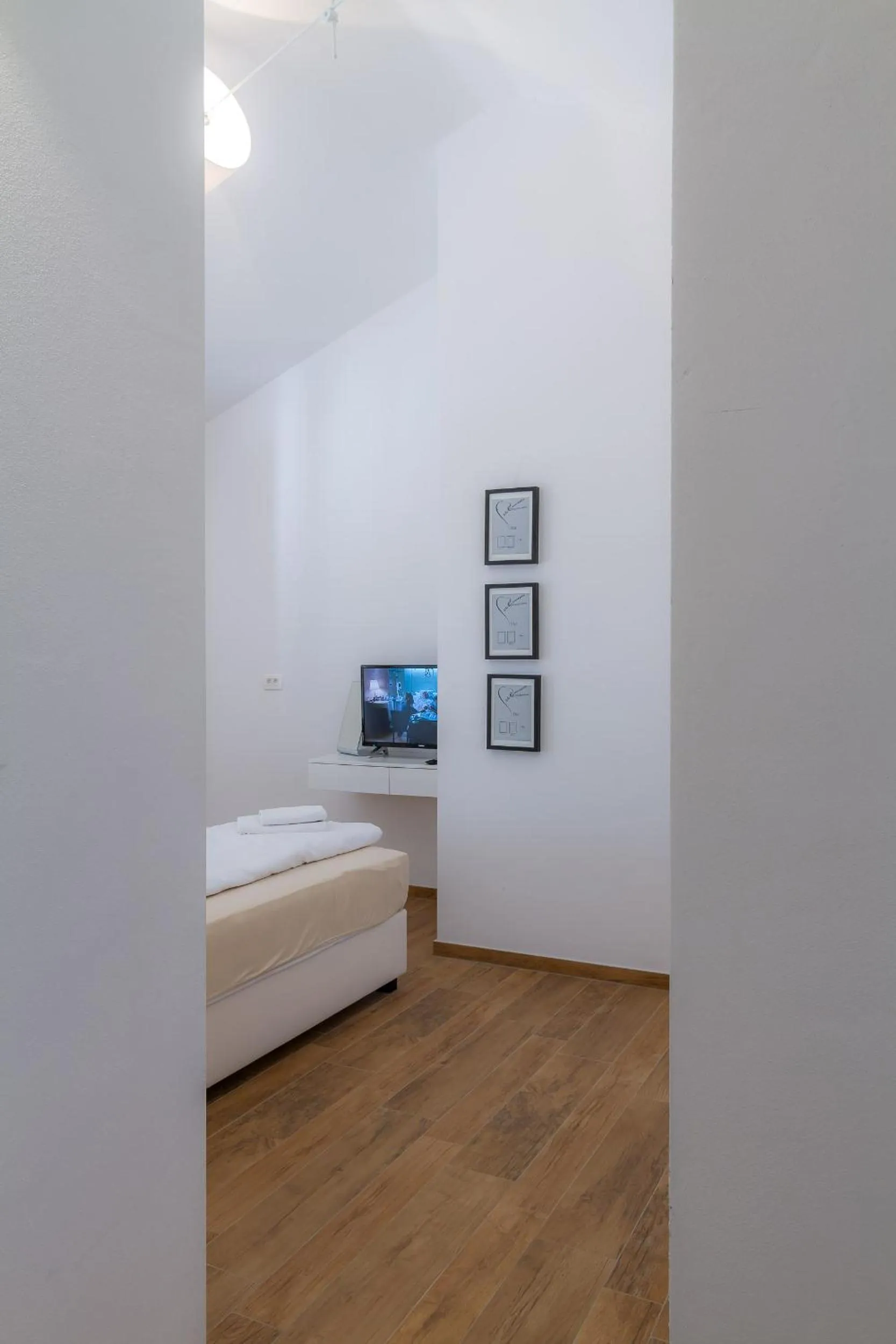 Bedroom, Bed in Villa Royal