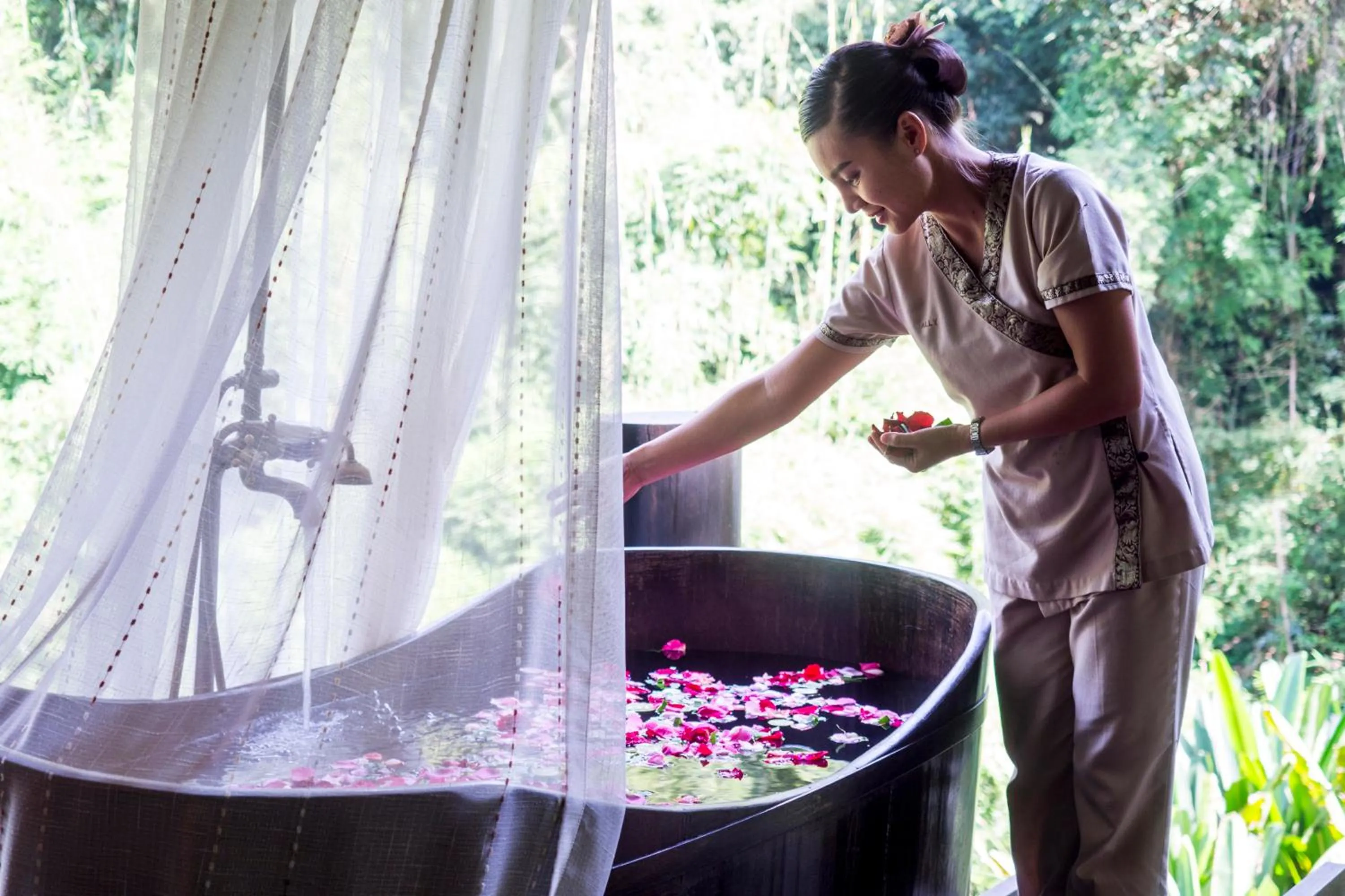 Staff in Four Seasons Tented Camp Golden Triangle