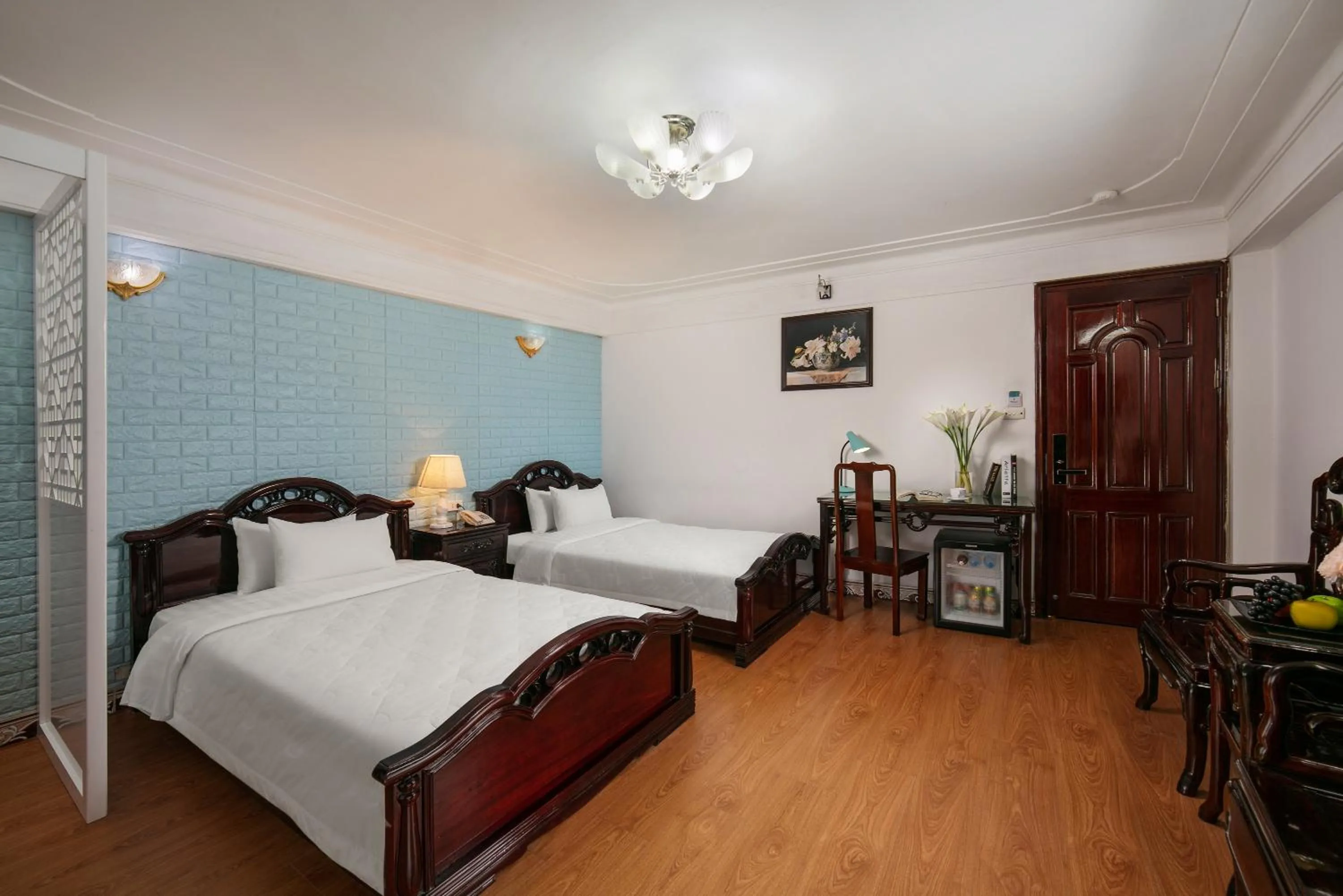 Photo of the whole room, Bed in Little Diamond Hotel