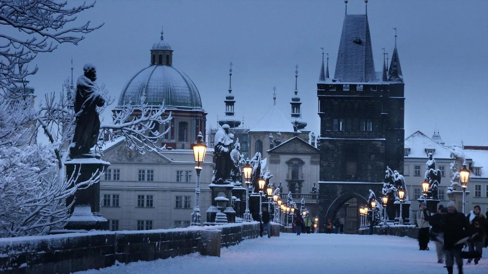Winter in APT in Prague Charles Bridge 1km by Michal&Friends